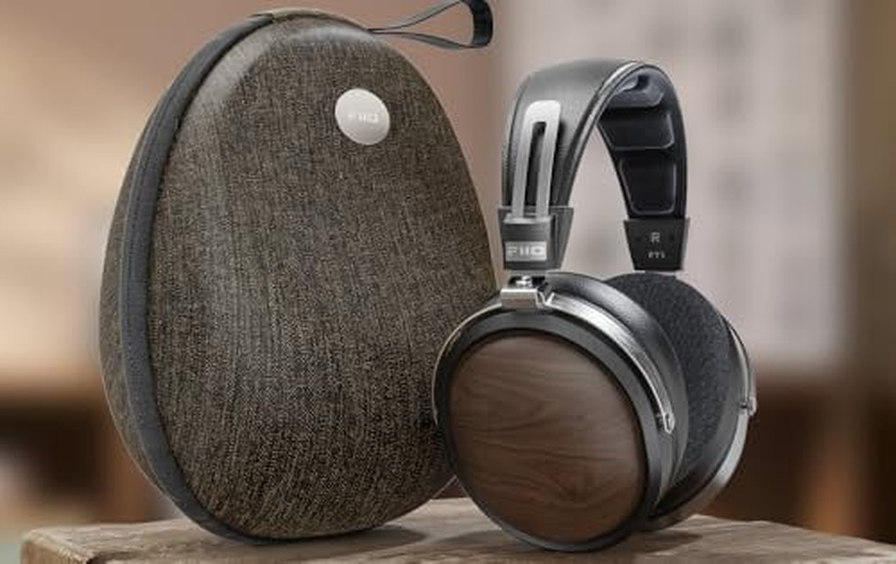 Fiio FT1 Closed-Back Over-Ear Nanowood Fiber Composite Diaphragm Wired (Black)