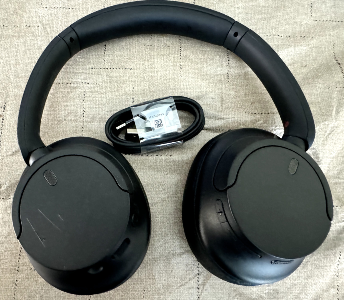 Sony WH-CH720N Lightweight Noise Canceling Wireless Headphones -BLACK
