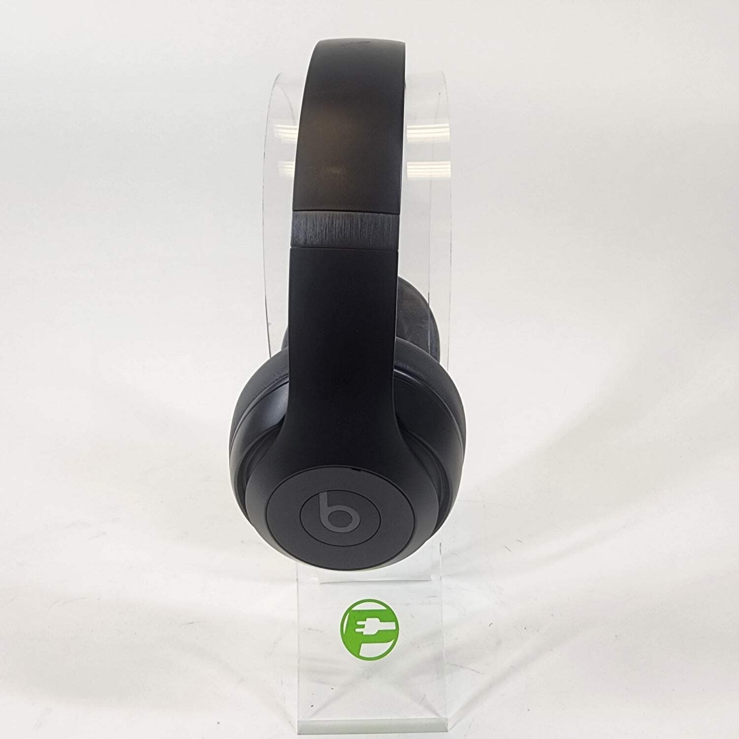 Beats BEATS STUDIO PRO Wired On-Ear Headphones Black A2924