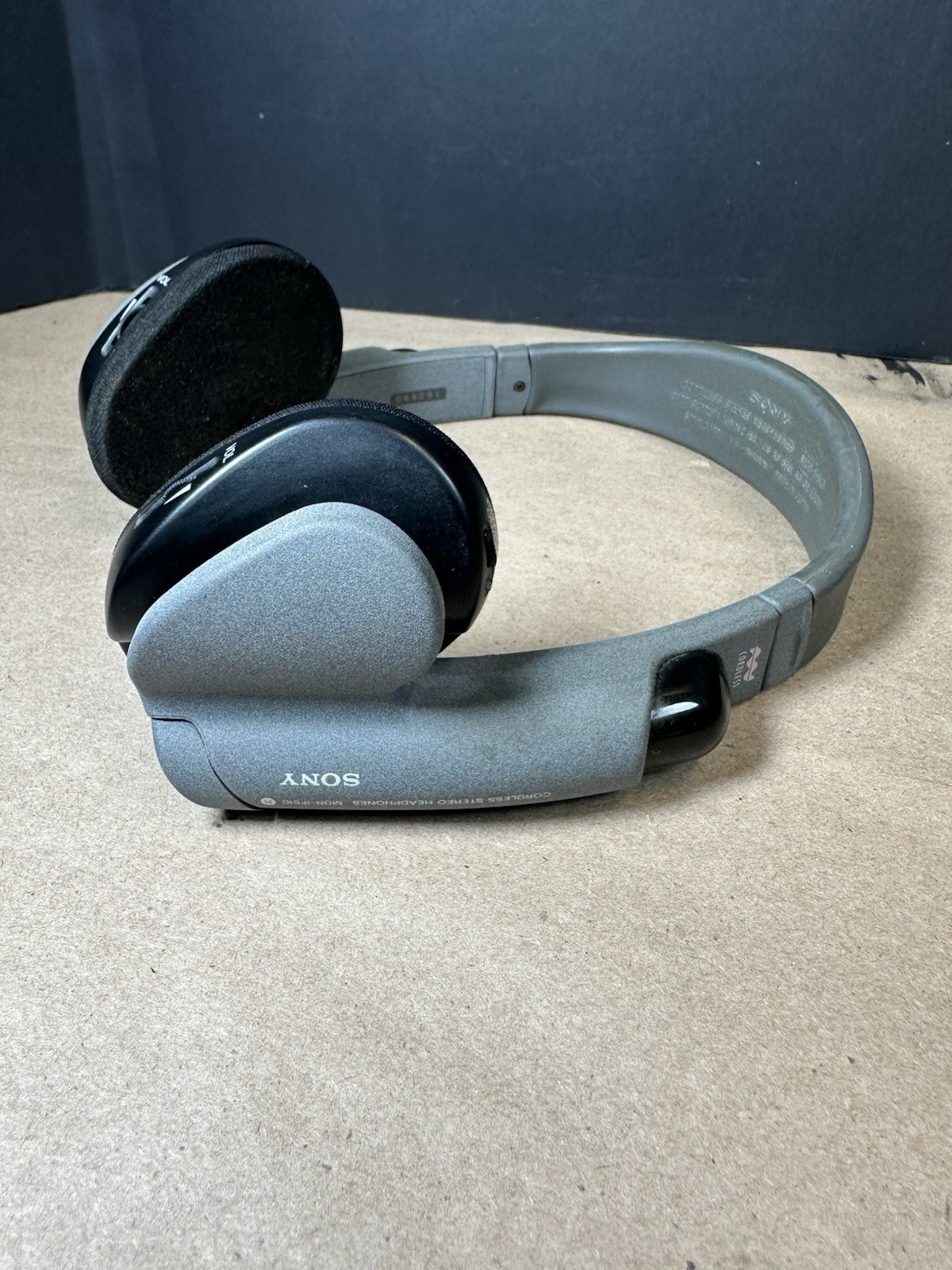 Sony MDR-IF510 cuffie nuove sigillate Ships Fast!