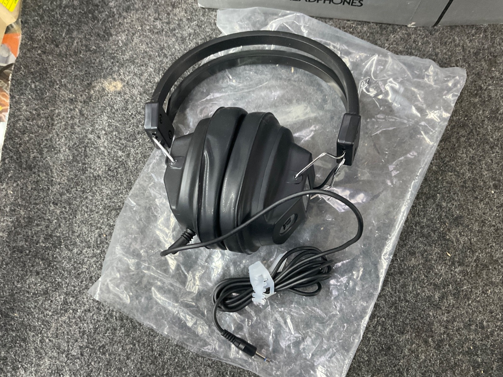 Vintage Bentley Stereo Cushion Headphones Over The Ear Taiwan New Open Box