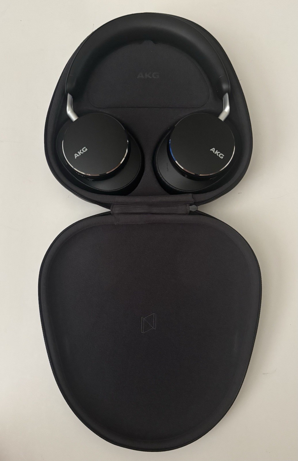 Harman AKG N9 Hybrid Wireless Headphones Black – Open Box