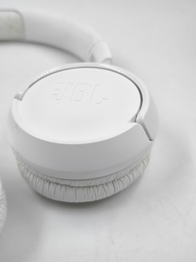 JBL Unknown Model Wireless Headphones Working White No Charger