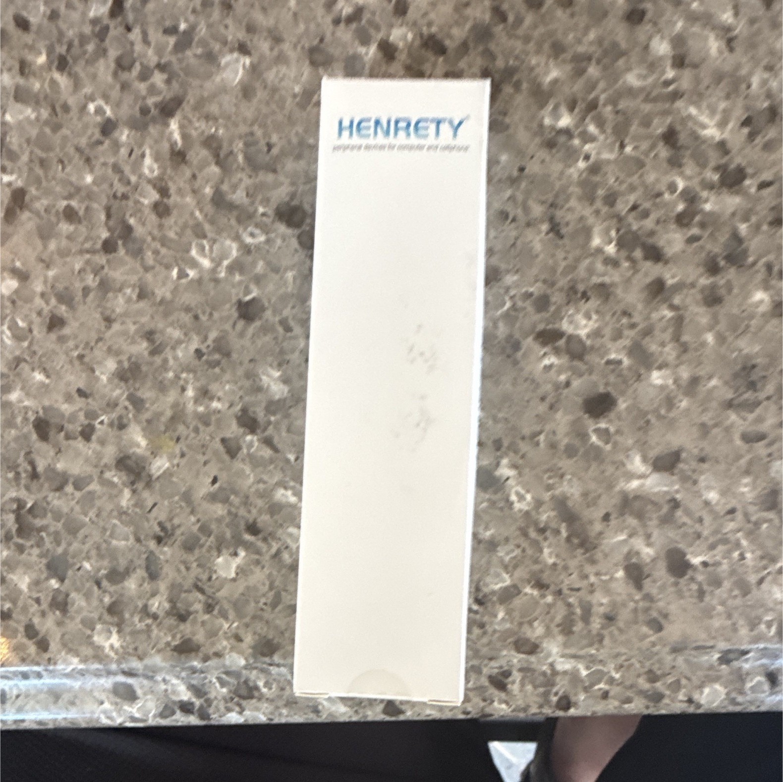 HENRETY 3.5mm headphone jack to usb-C White Portable box only no headphone jack