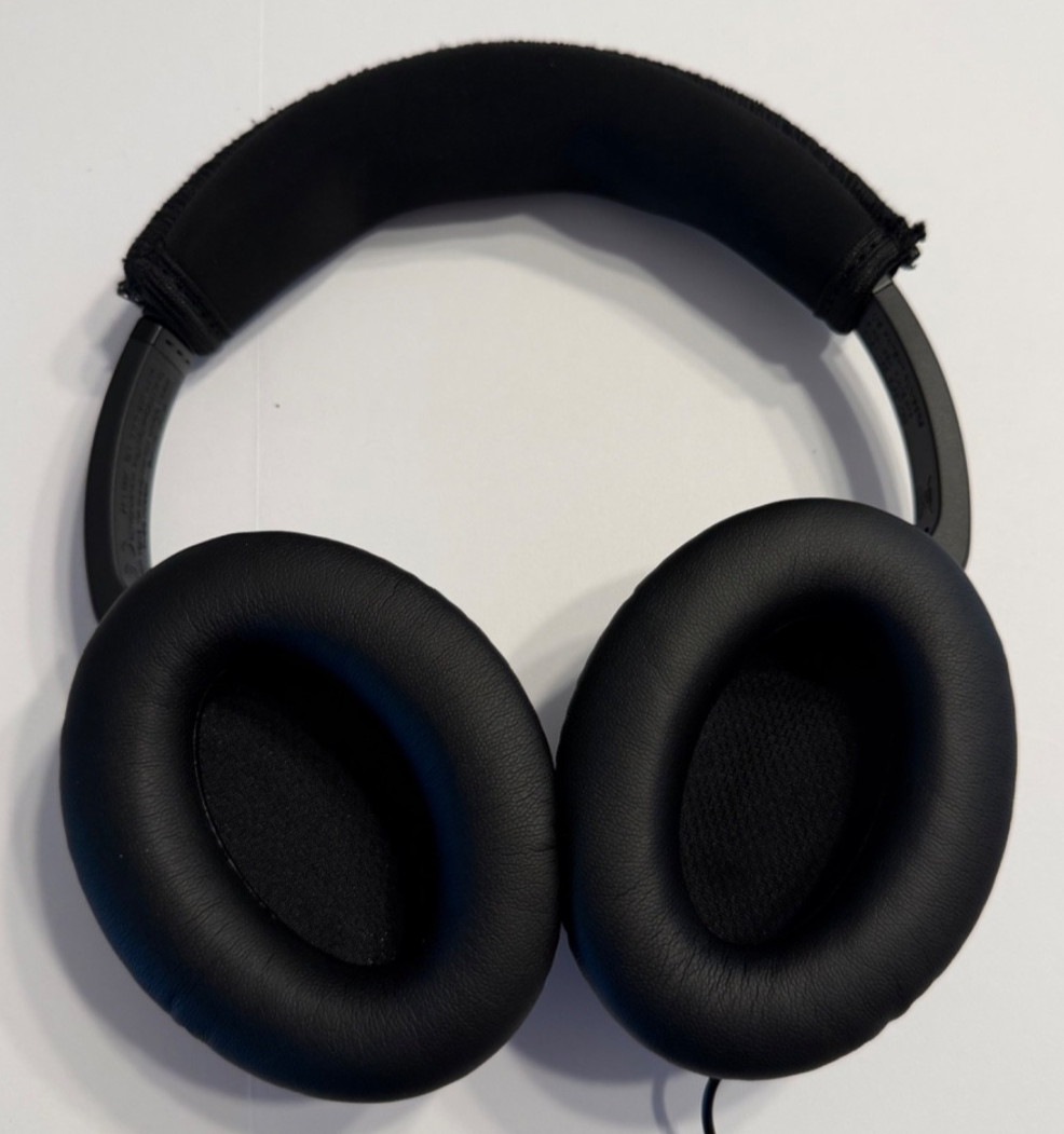 Bose Quite Comfort 15 Acoustic Noise Canceling Headphones Wired New Ear/Head pad