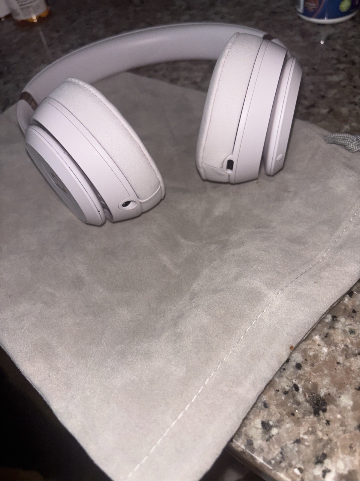 Beats by Dr. Dre Solo 4 A3140 Cloud Pink Wireless Bluetooth On-Ear Headphones