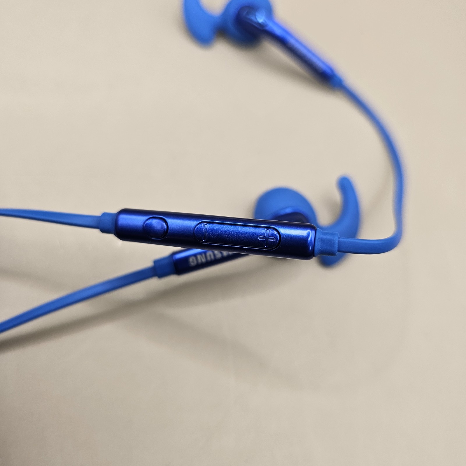 Samsung Active In-Ear Wired Headphones Earbuds Blue 3.5mm Jack