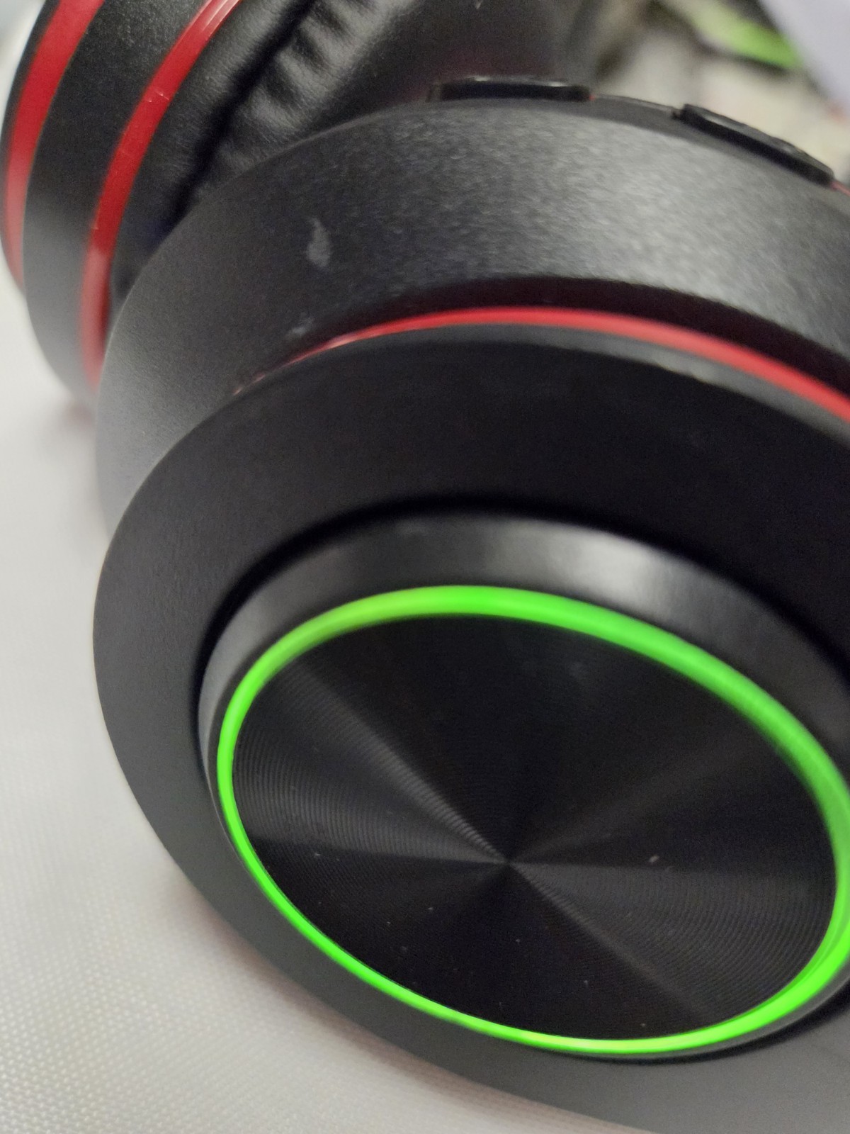 B39 Bluetooth Headset Wireless Hi-Fi Lights Over-Ear Headphones Red Black