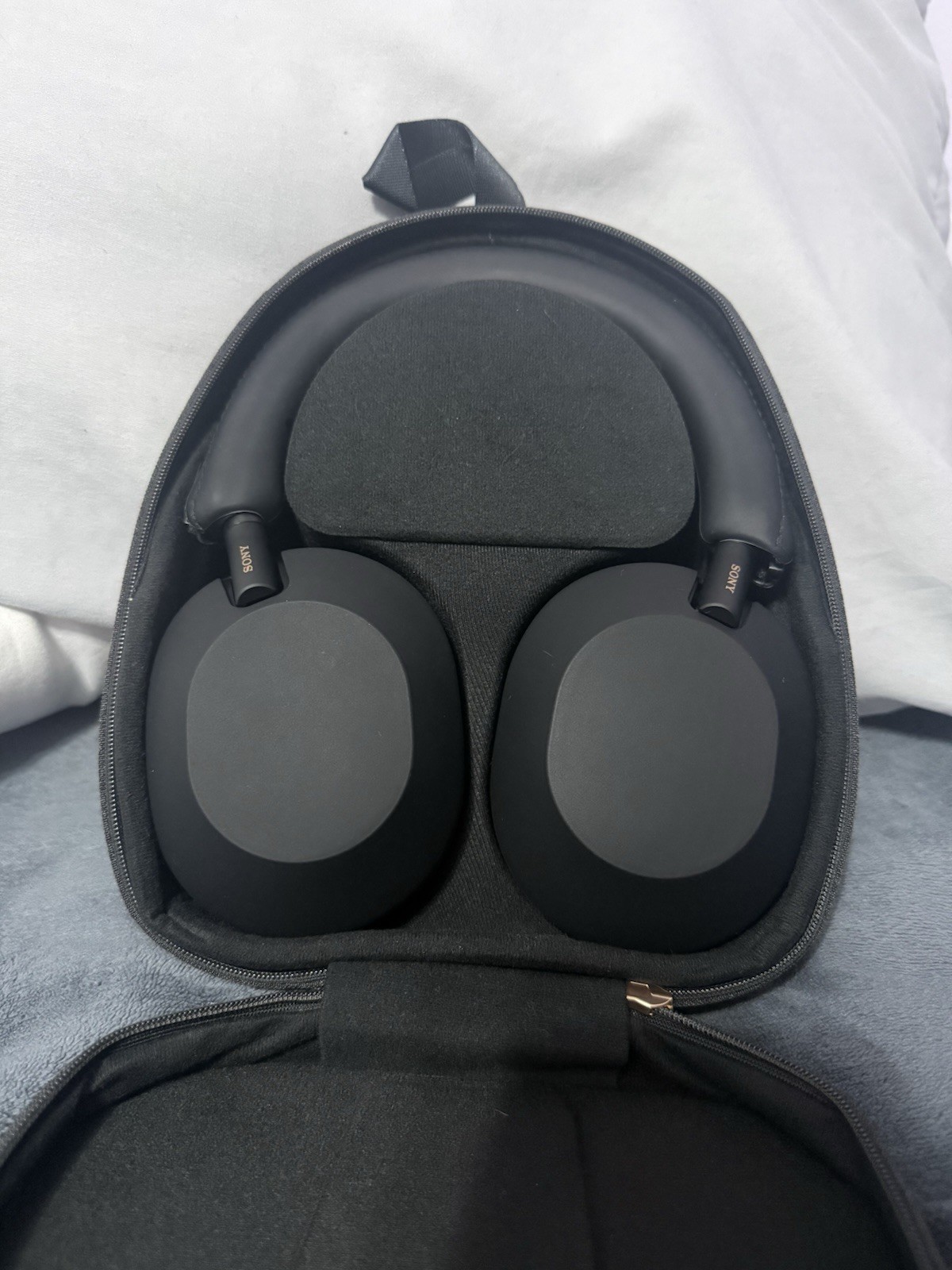 Sony WH-1000XM5 Wireless Noise Canceling Headphones – Black w/ Silicone Covers