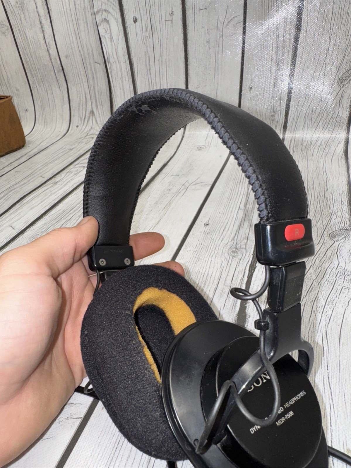 Sony MDR-7506 Professional Studio Wired Headphone Headset – Missing Ear Pad