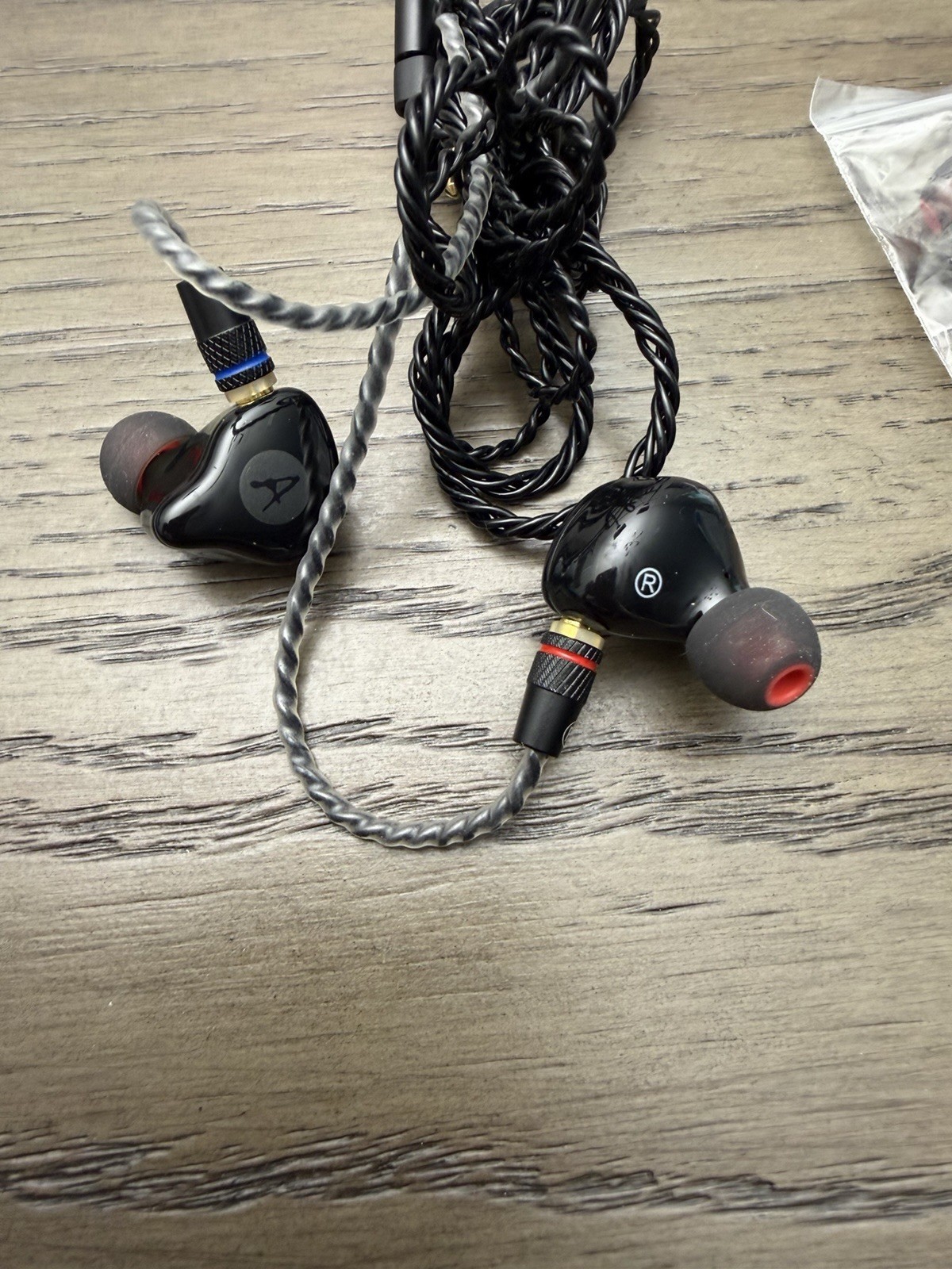 DCMEKA Wired In-Ear Headphones Hi-Res Audio Earbuds w/ Case Tested Working