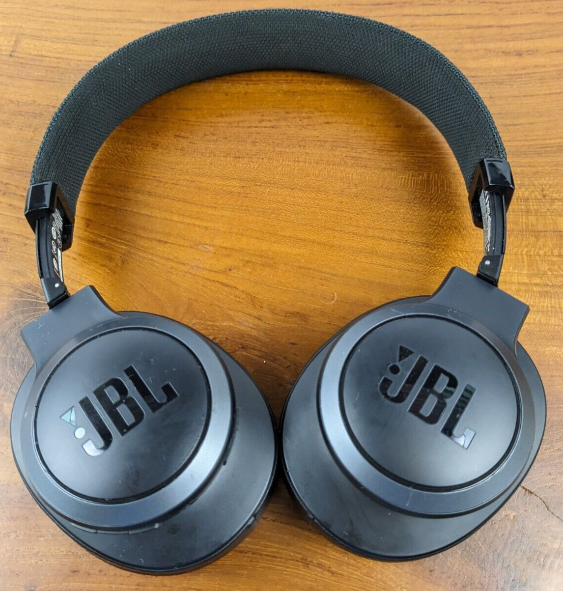 JBL Live 500 BT Around-Ear Wireless Headphone – Black