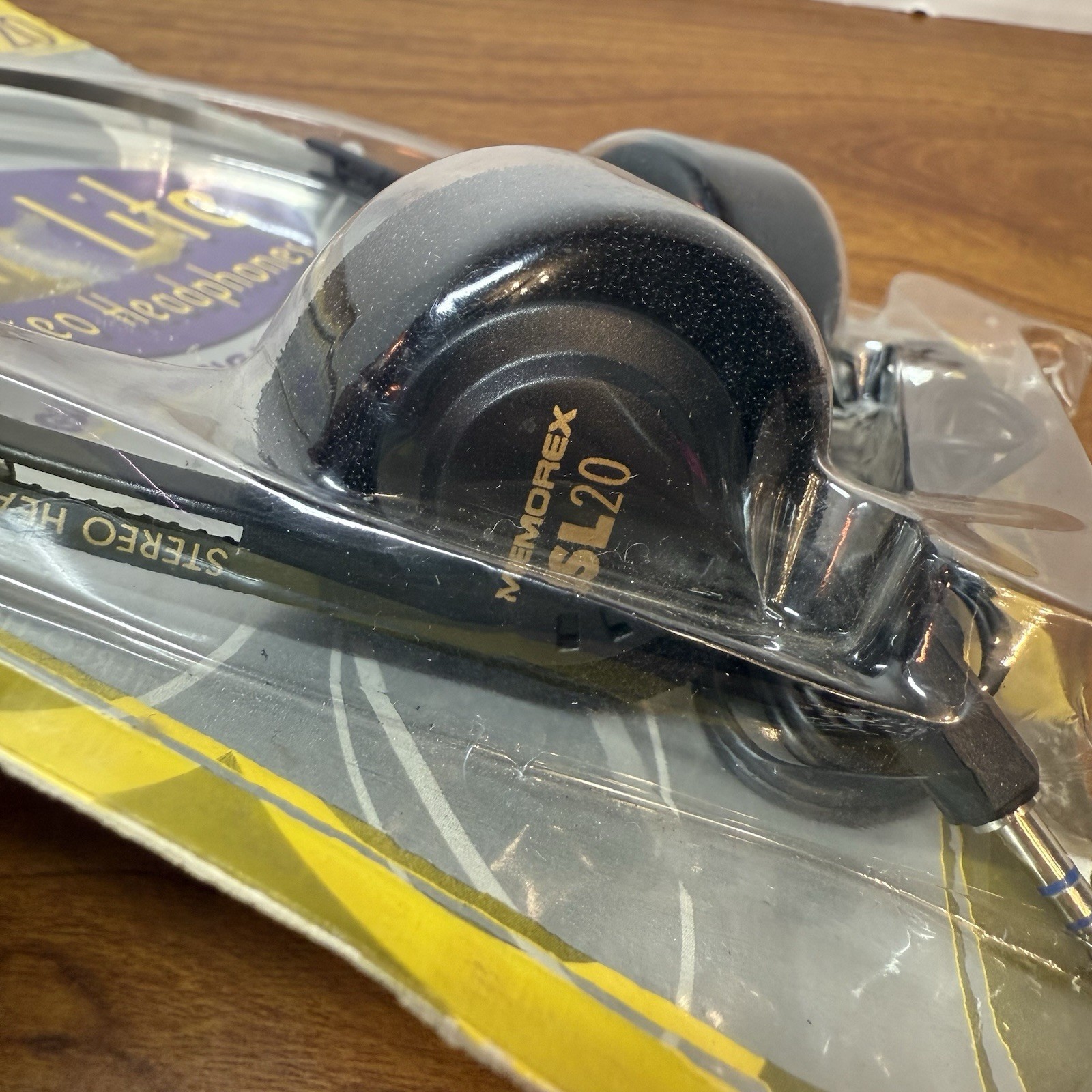 Vintage Memorex SL20 Walkman Style Stereo Headphones New Unopened Sealed SL 20