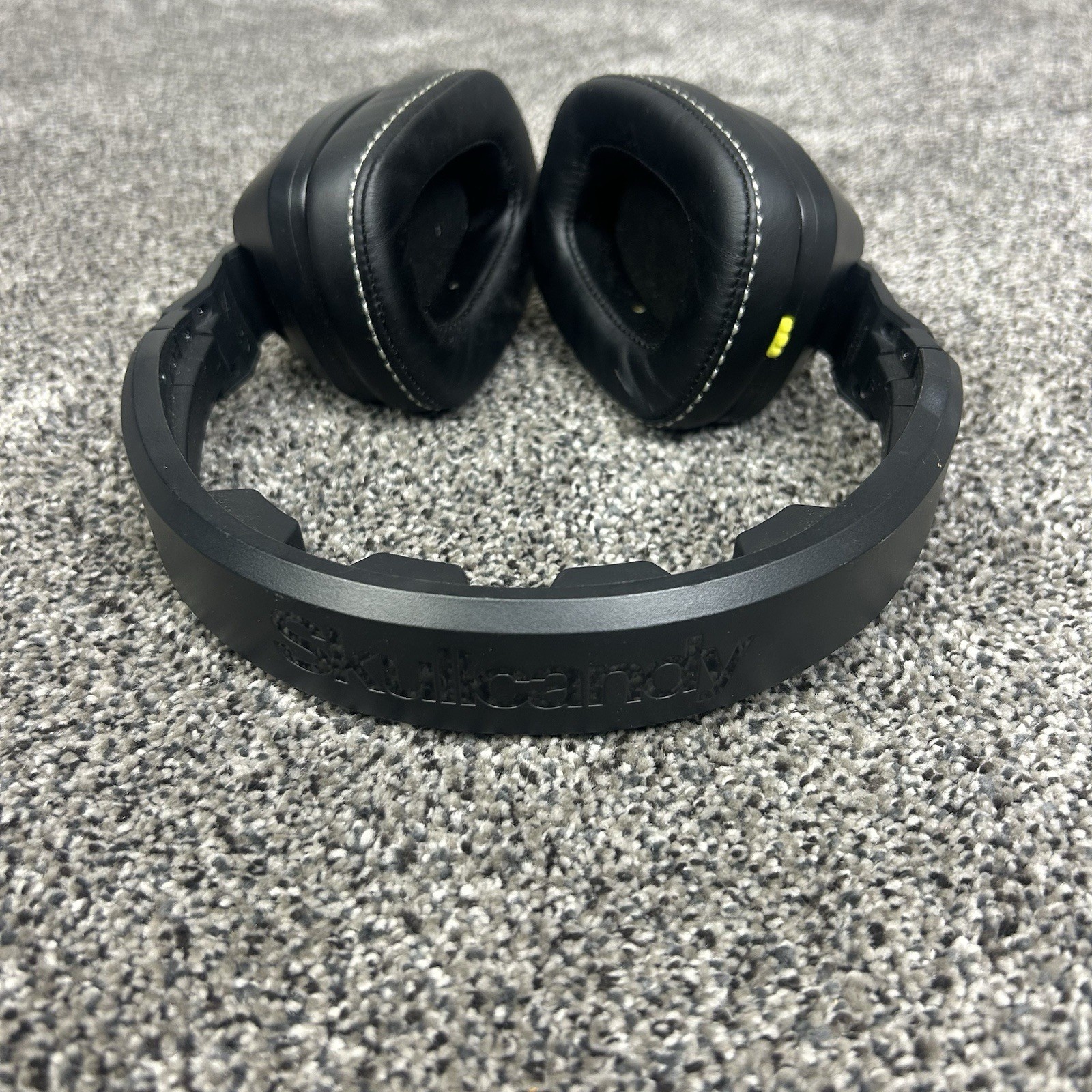 skullcandy headphones crusher Black Over the Head Wired with Carrying Sleeve