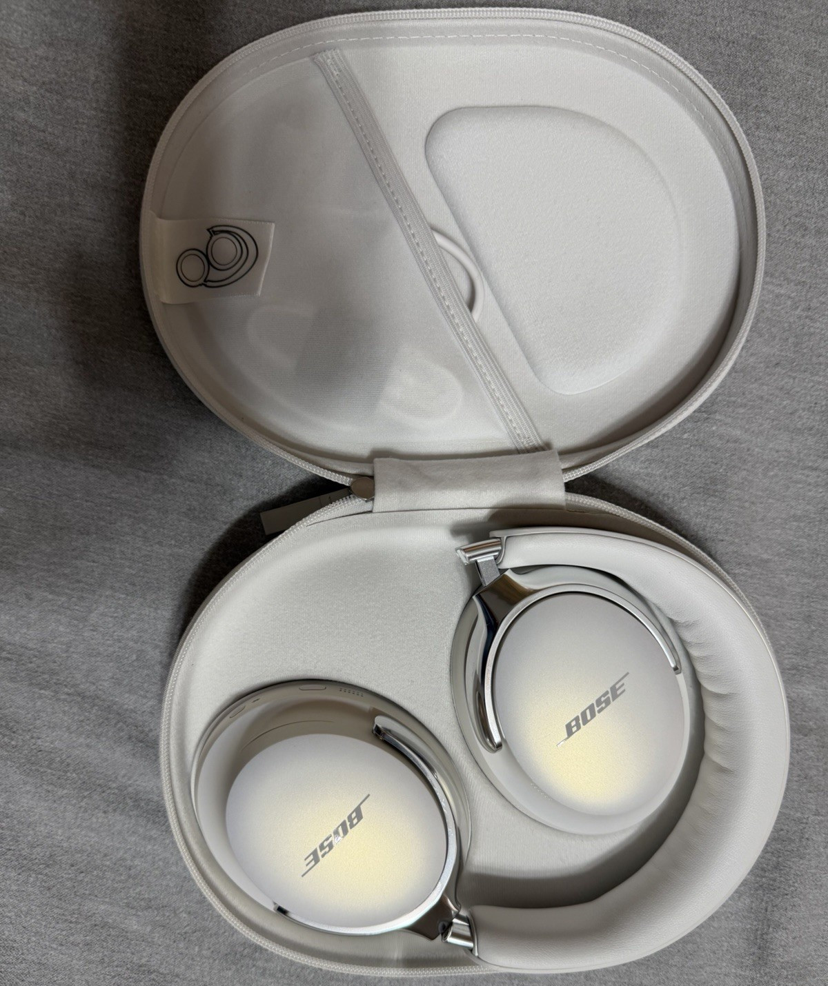 Bose QuietComfort 45 Wireless Bluetooth Noise Cancelling Over-Ear White/Silver