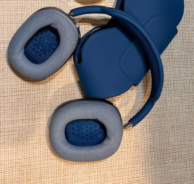 Apple AirPods Max Headphones – Blue and Silver – Lot of 2