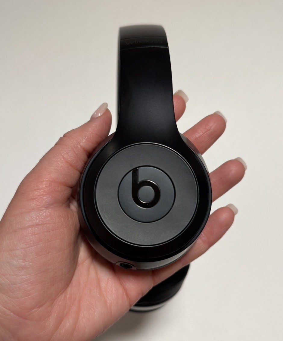 Beats by Dr. Dre Beats Solo3 Wireless On-Ear Headphones – Matte Black