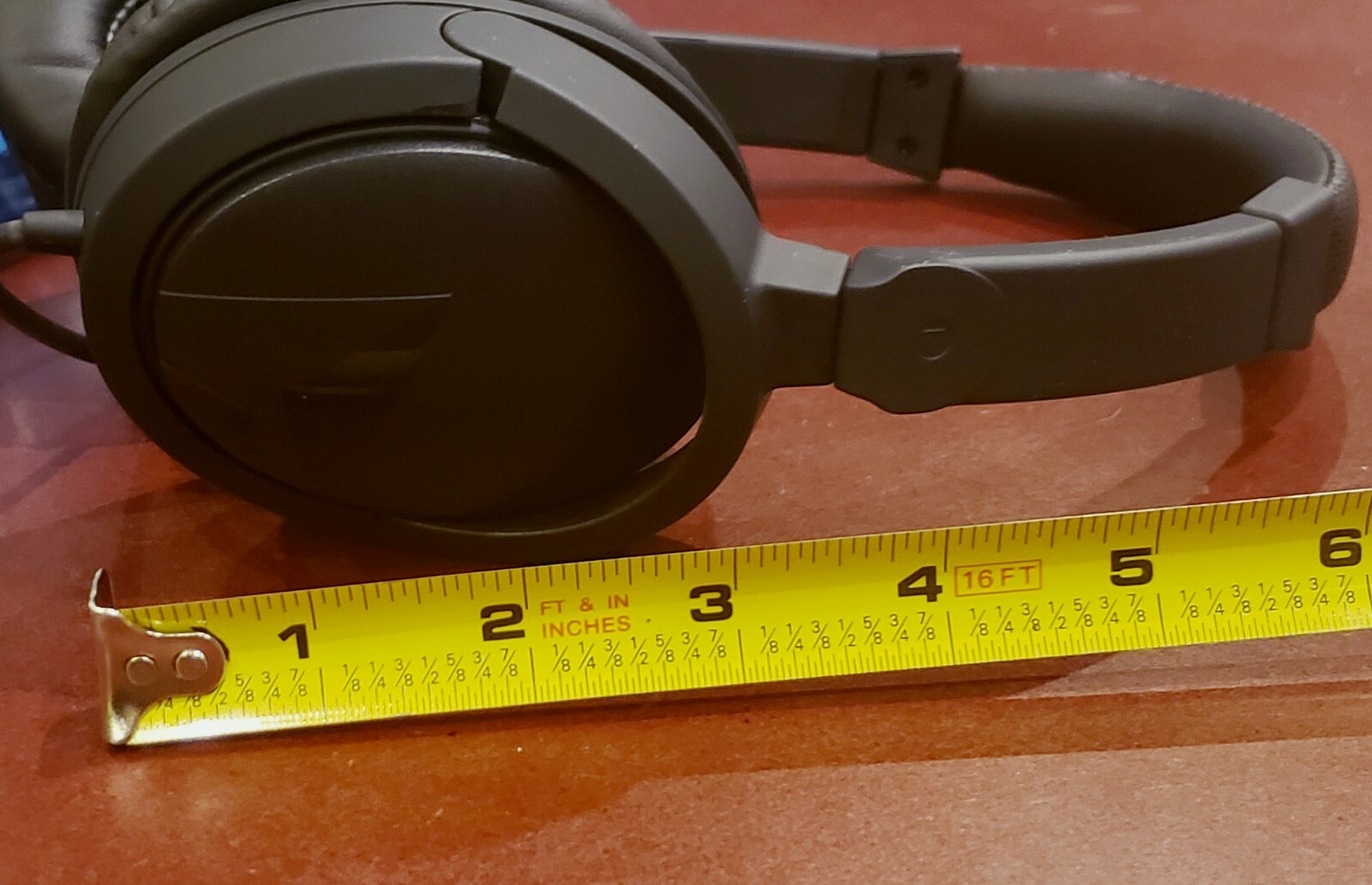 Delta Airlines Premium Head Phones Brand New 044208423