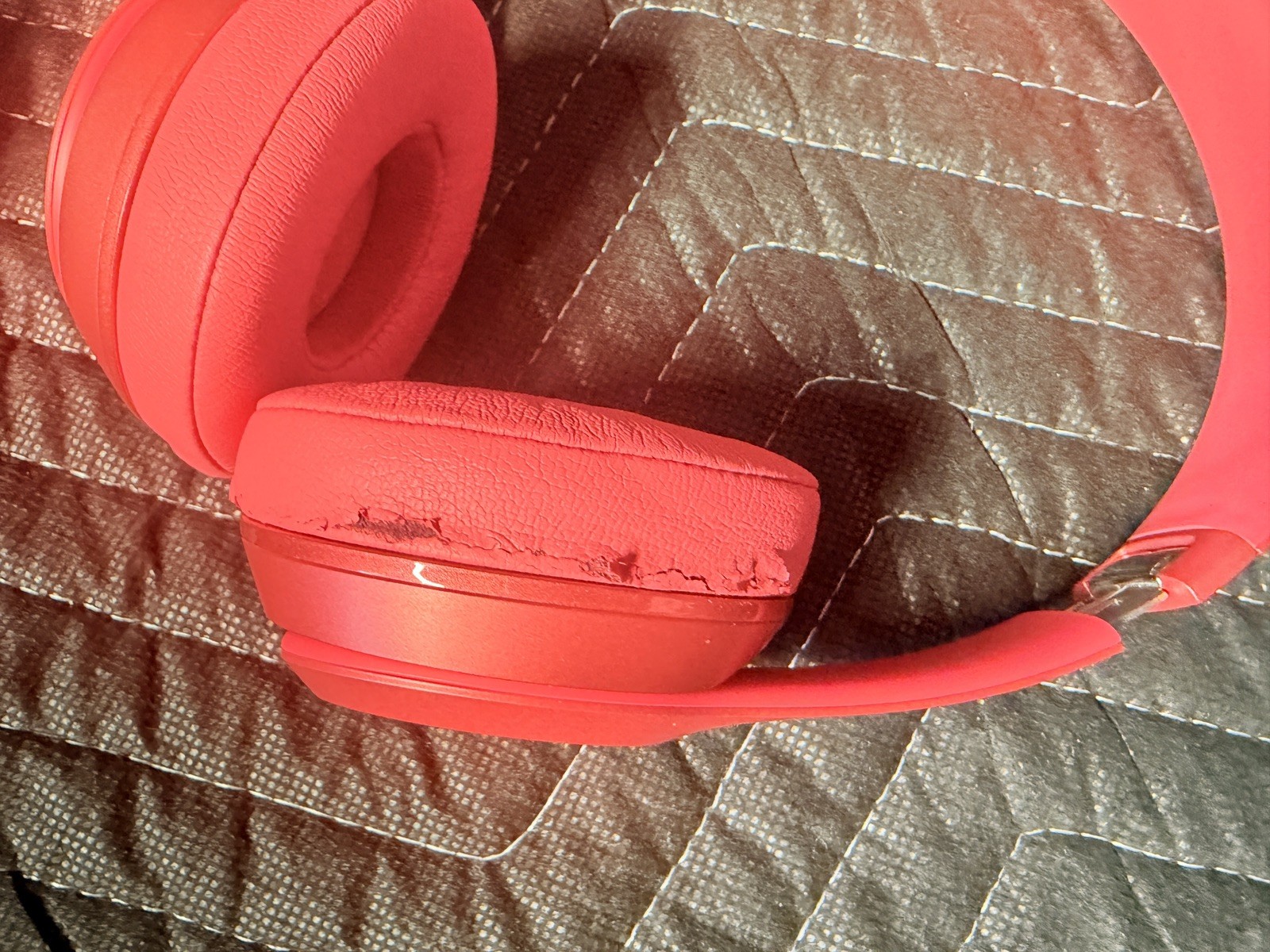 Beats by Dr. Dre Solo2 Wired On-Ear Headphones – Blush Rose – MHNV2AM/A Works