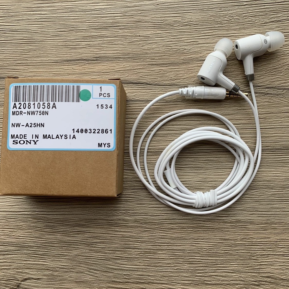 White MDR-NW750N Noise Cancelling Headphones for Walkman A25 35 45 F886F806 F805