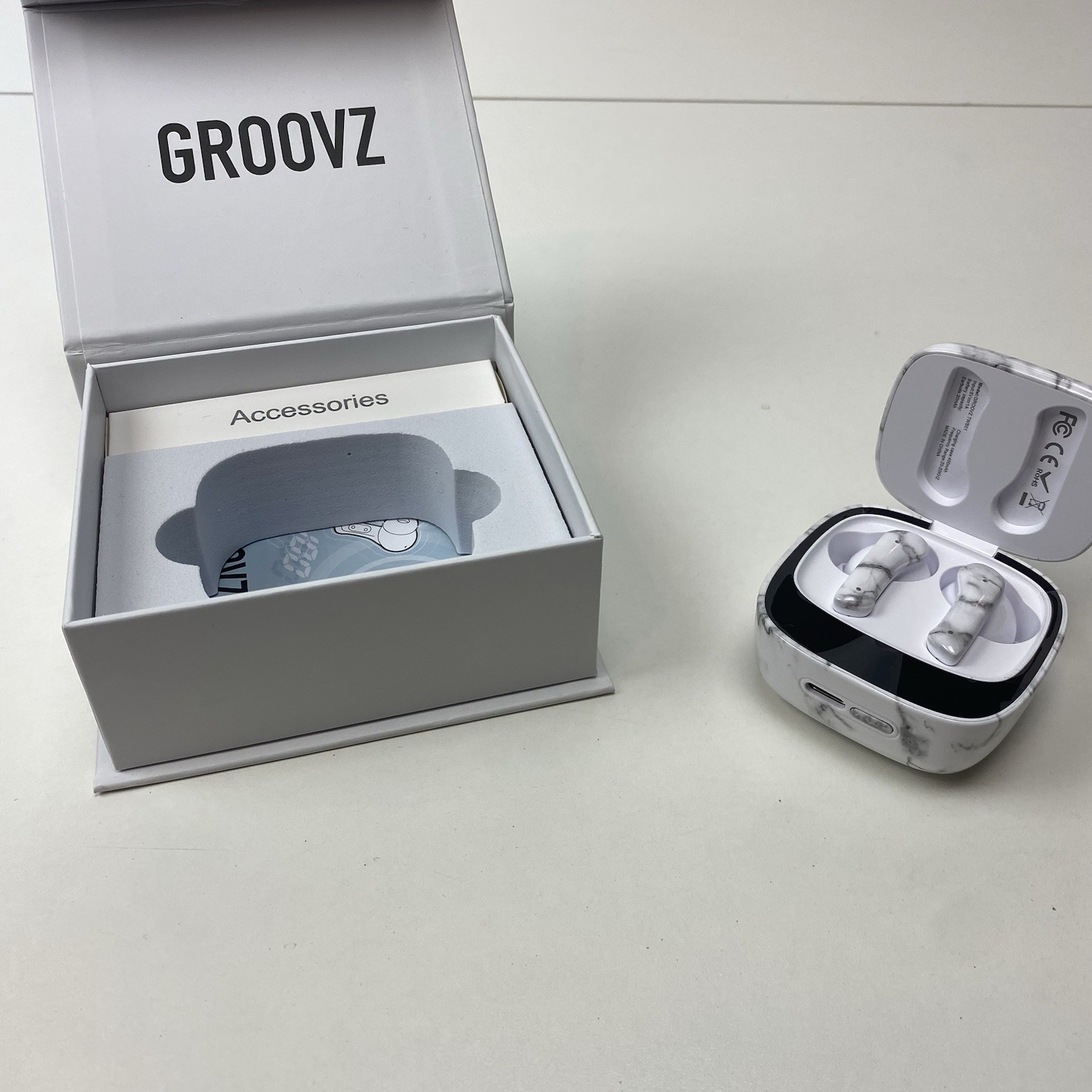 Groovz Ear Headphones Earbuds Bluetooth 5.3 Wireless Earbuds New White Marble