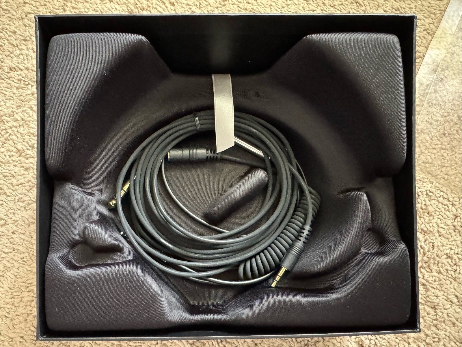 B&W Bowers & Wilkins P7 Wired Over Ear Closed-Back Headphones