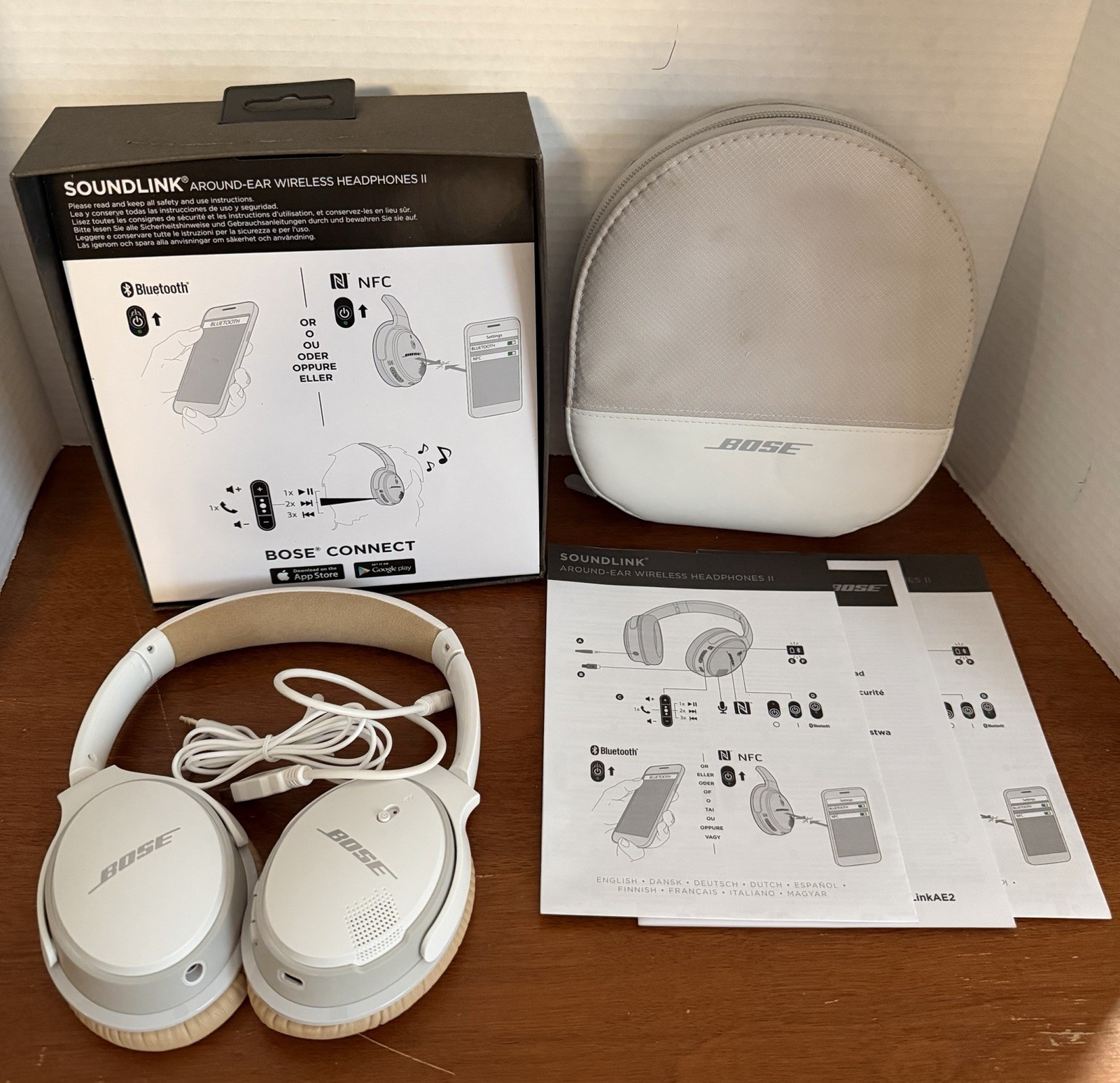 Bose SoundLink Over Ear Wireless Bluetooth Headphones II White Case Box Cords