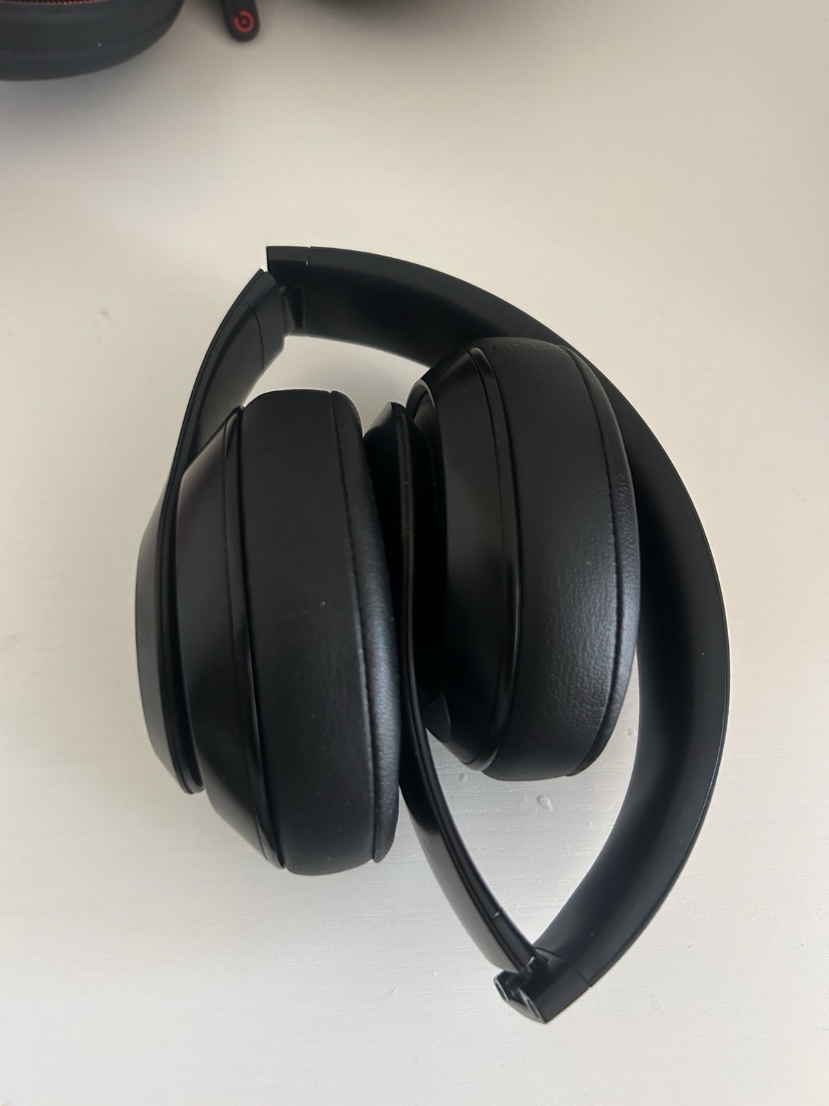 Beats by Dr. Dre Studio3 Over the Ear Wireless Headphones – Black