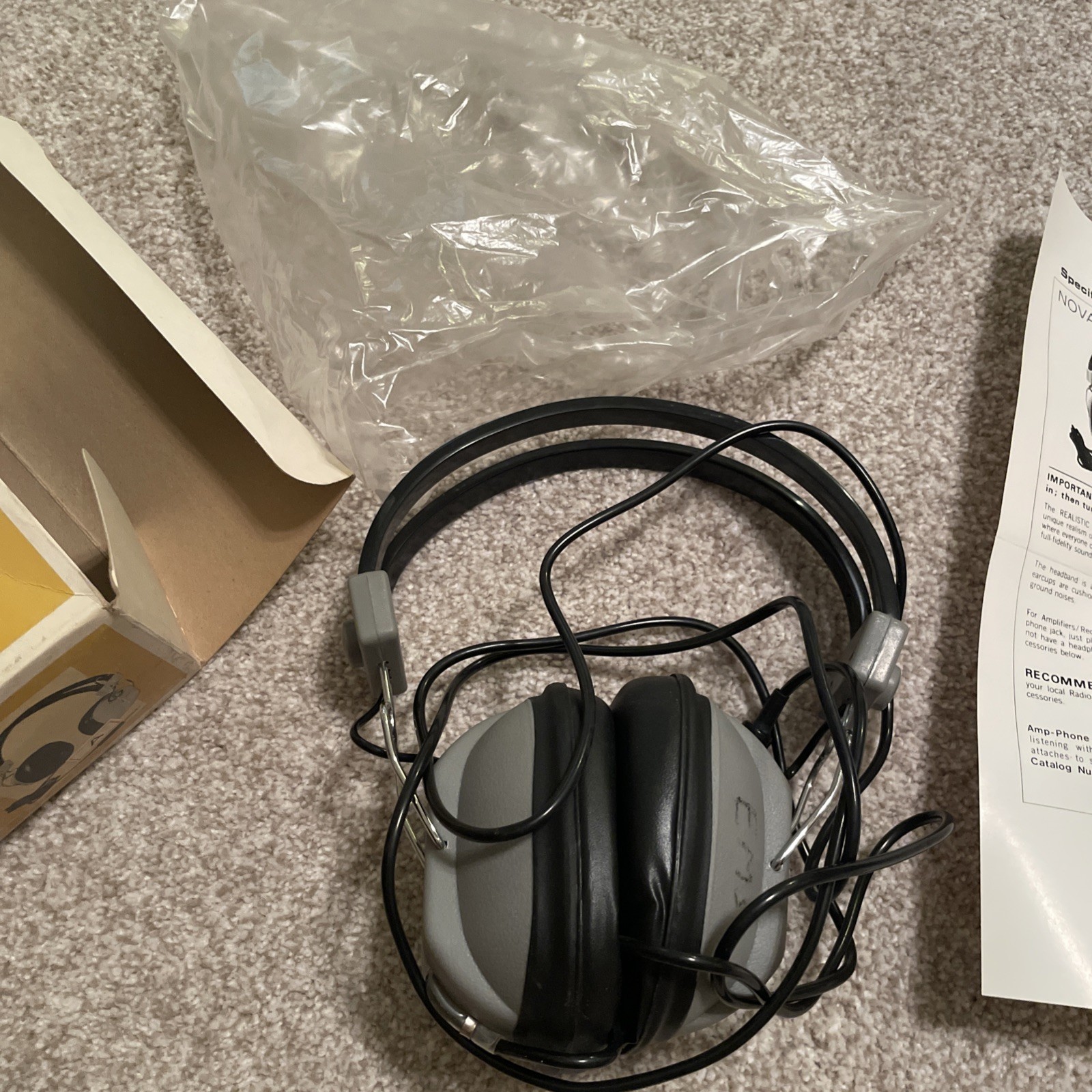 Vintage Realistic Nova10 Stereo Gray Headphones 8ohm Tested/Working Retro 80’s