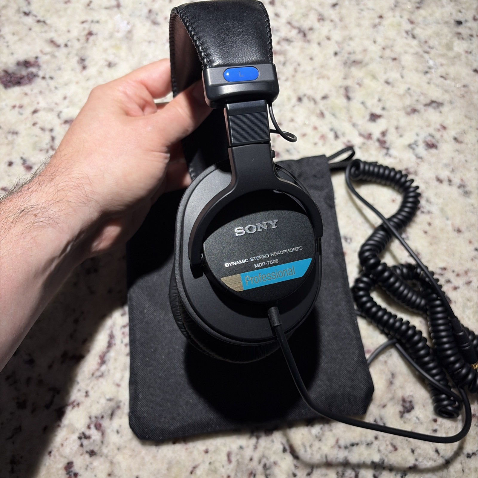 Sony MDR-7506 Sound Monitor Headphones (Black)