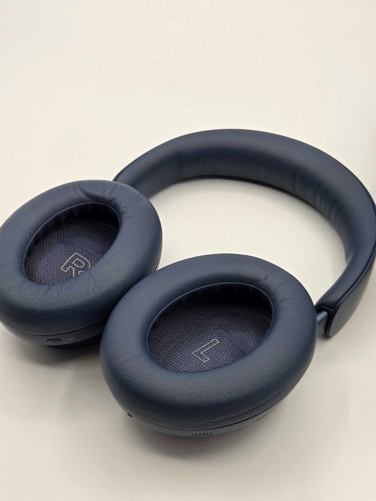 Bose QuietComfort Ultra Wireless Noise Cancelling Headphones Lunar Blue