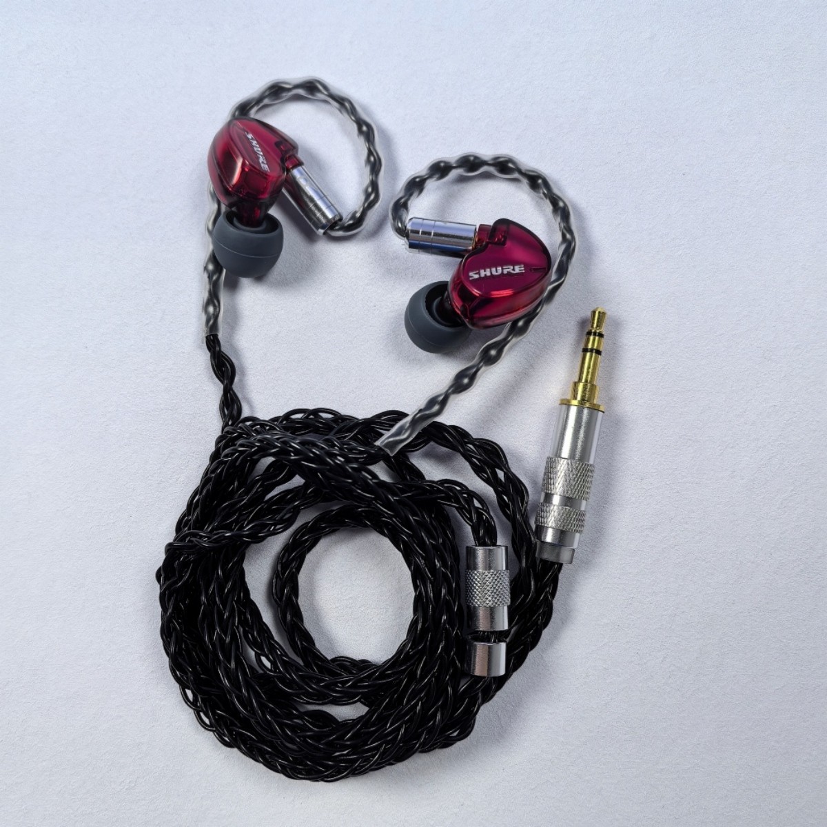 Shure SE535 Wired In-Ear Earphones Sound Isolating 3.5mm Cable Headphones Red