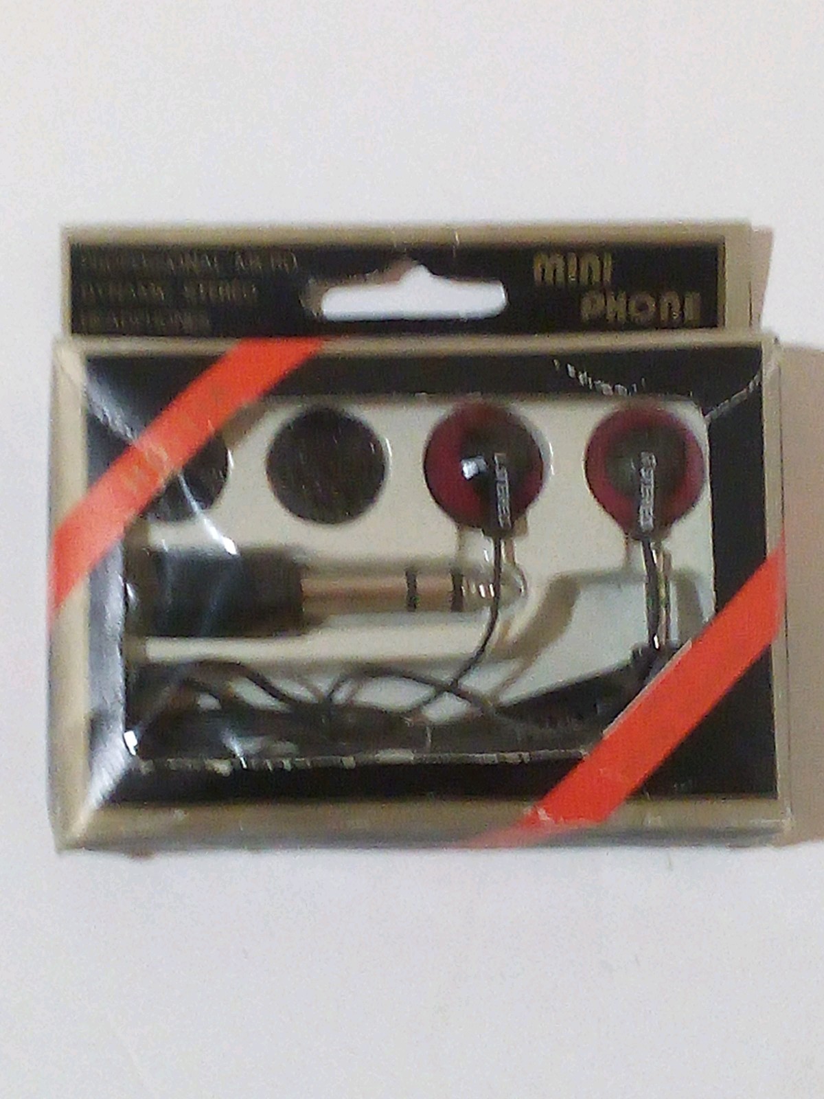 set of 32-Ohm Stereo Earbuds – Model HD-11A – 3.5mm Plug