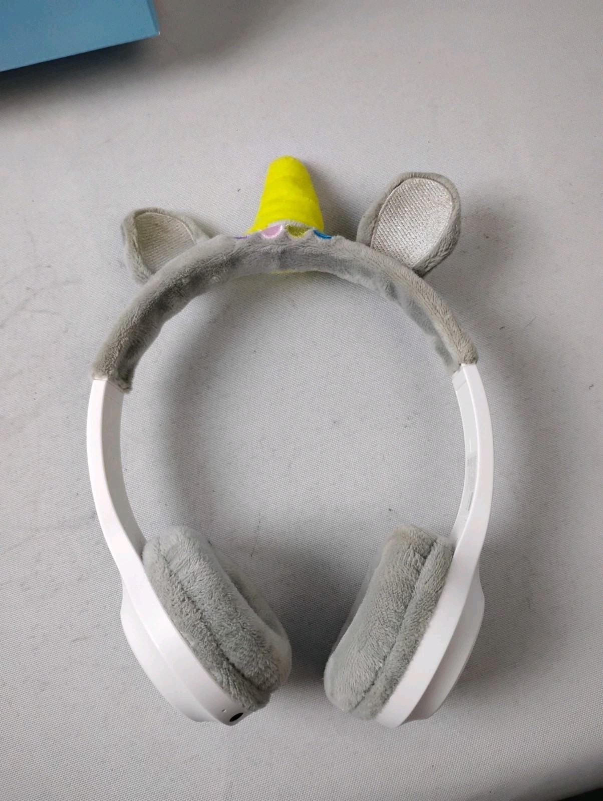 NEW! Kids Wireless Headphones with Unicorn Horn & Ears Super Soft Cushioned Pads