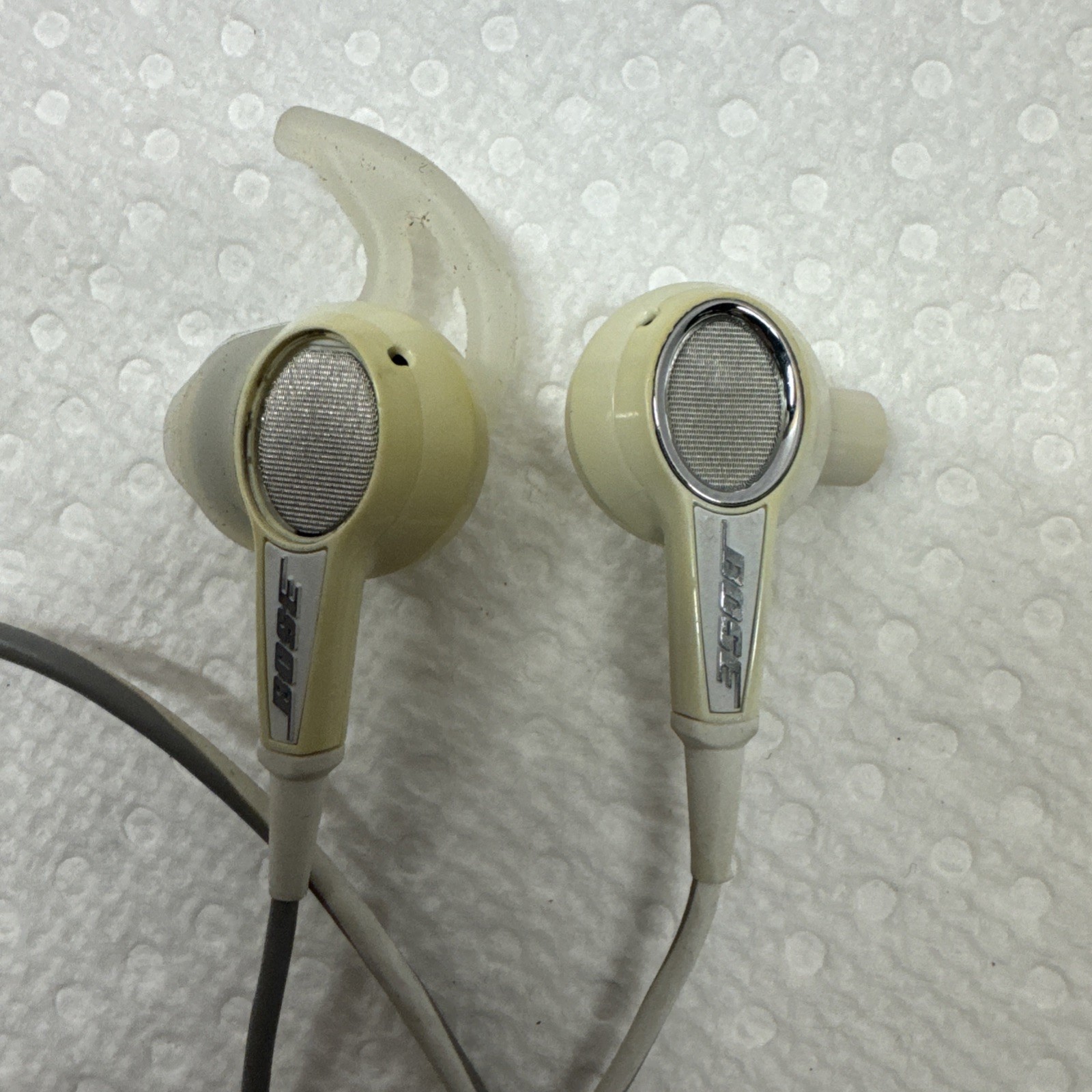 Bose SoundSport – Wired 3.5mm In-Ear Headphones – Frost White – Used