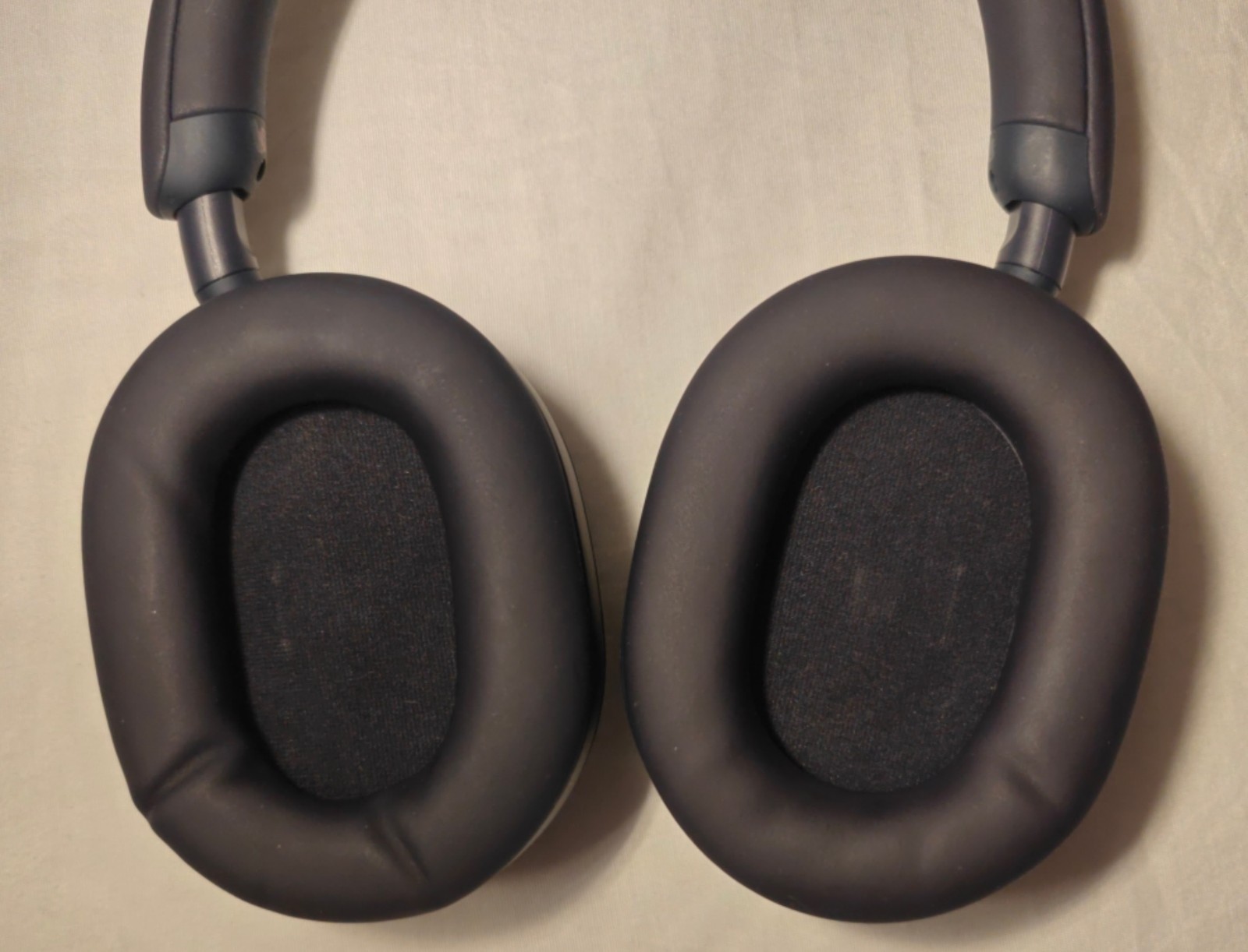 Very Nice Navy Blue Sony WH1000XM5 Noise Cancelling Over Ear Headphones W/ CASE!