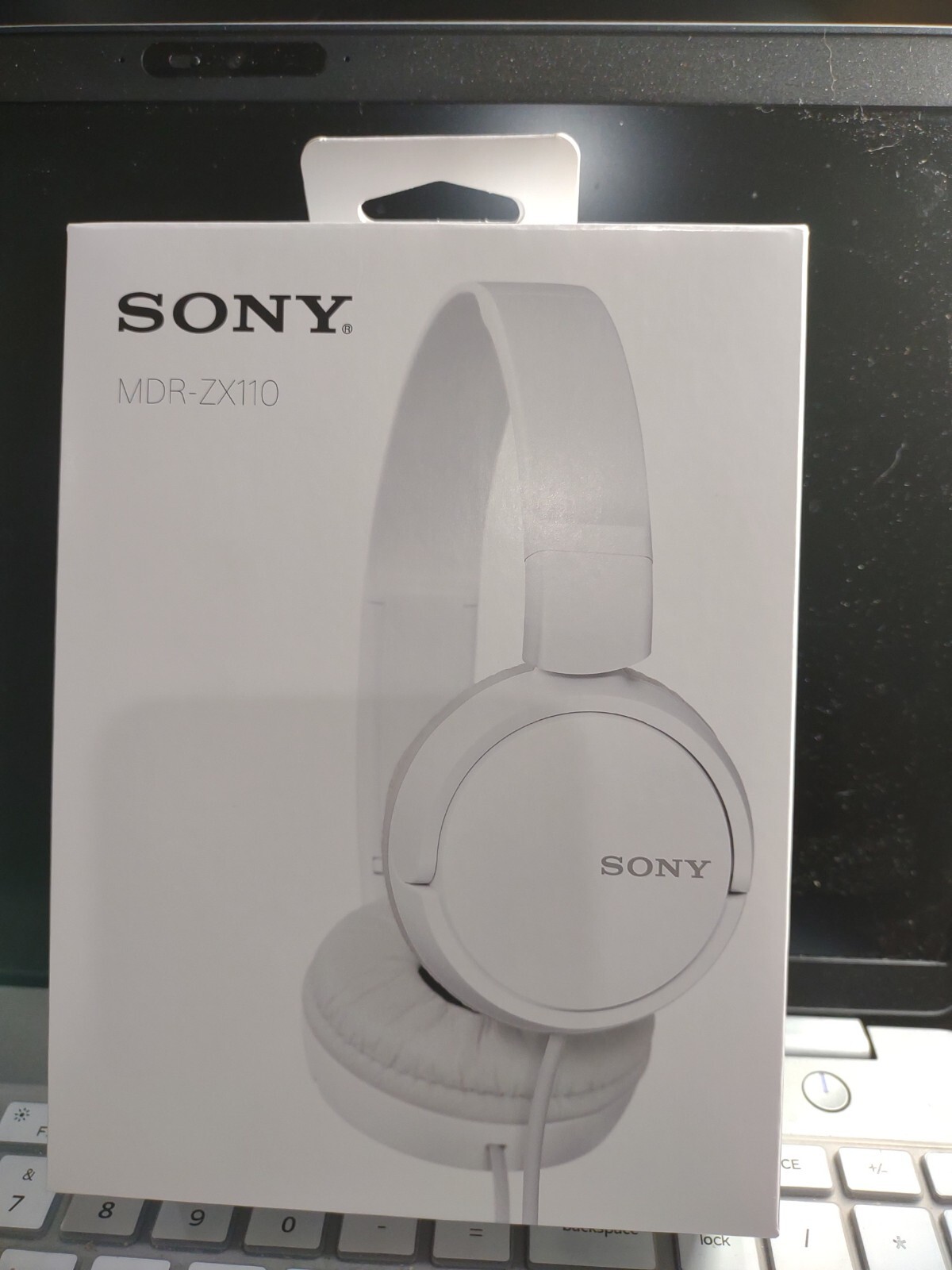 Brand New Sony MDR-ZX110 Ear-Pad (On the Ear) Headphones – White + freebies
