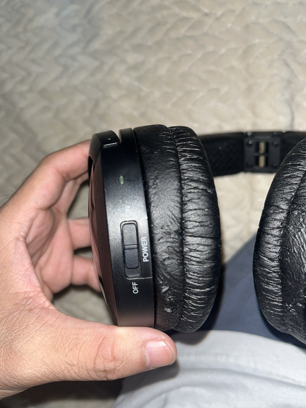 Sony MDR-RF985RK Over Ear Headphones – Black