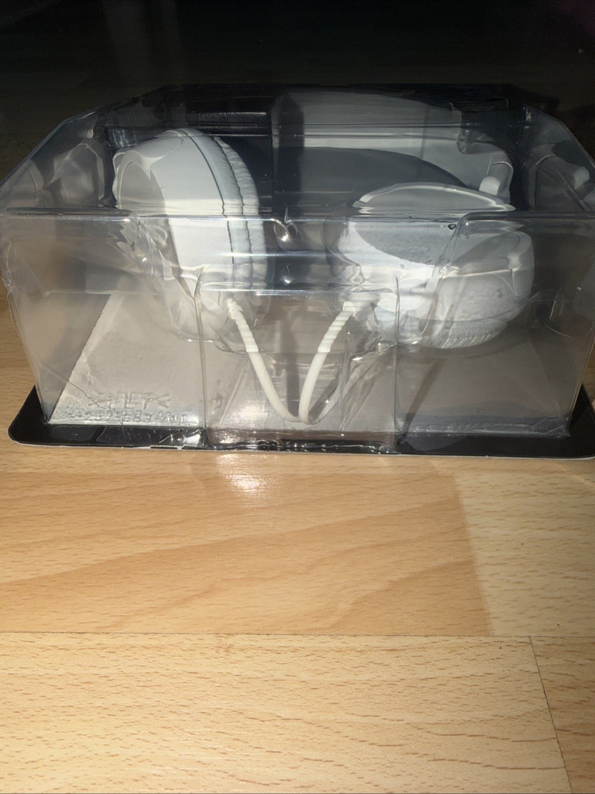 Sony MDR-ZX100 On-Ear Headphones White Closed Back Stereo Foldable 3.5mm L-Plug
