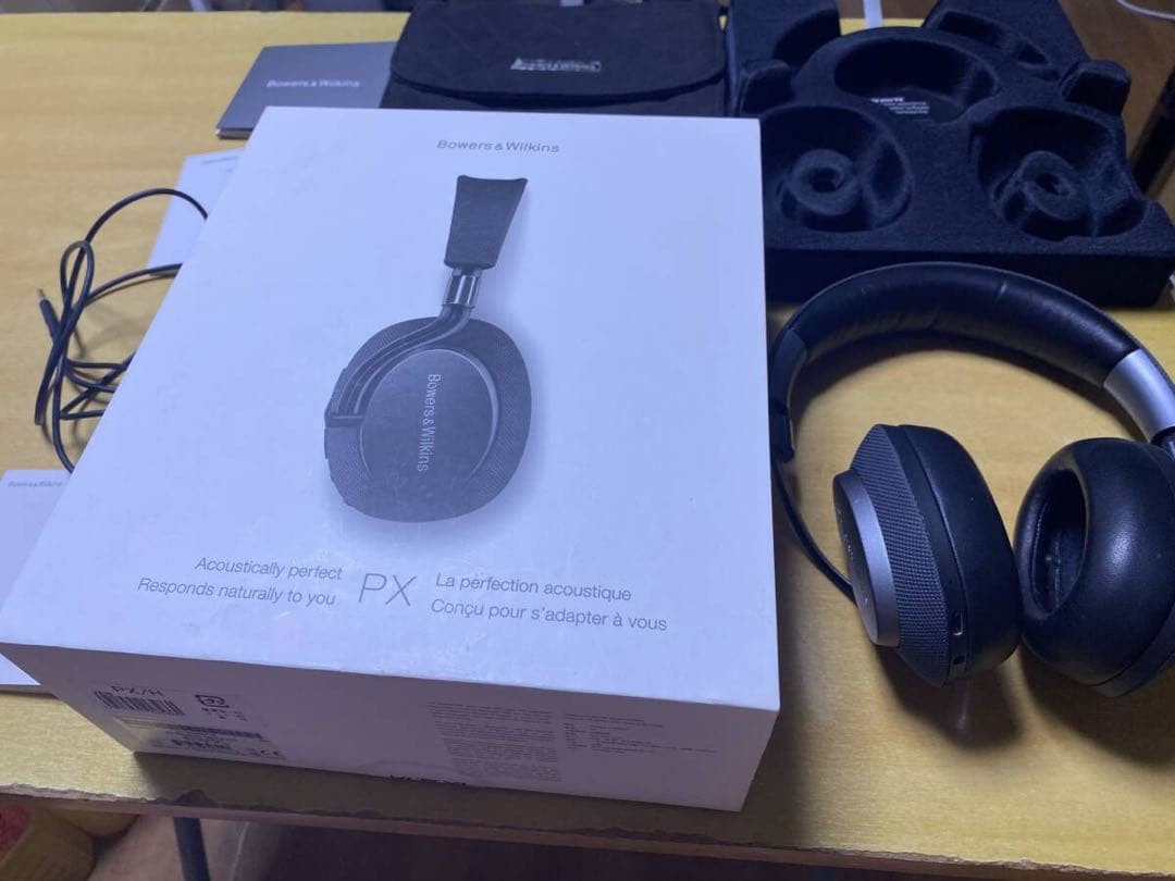 Bowers Wilkins PX Headphones 40mm Drivers 10Hz-20kHz 22 Ohms 22h ANC BT aptX-HD