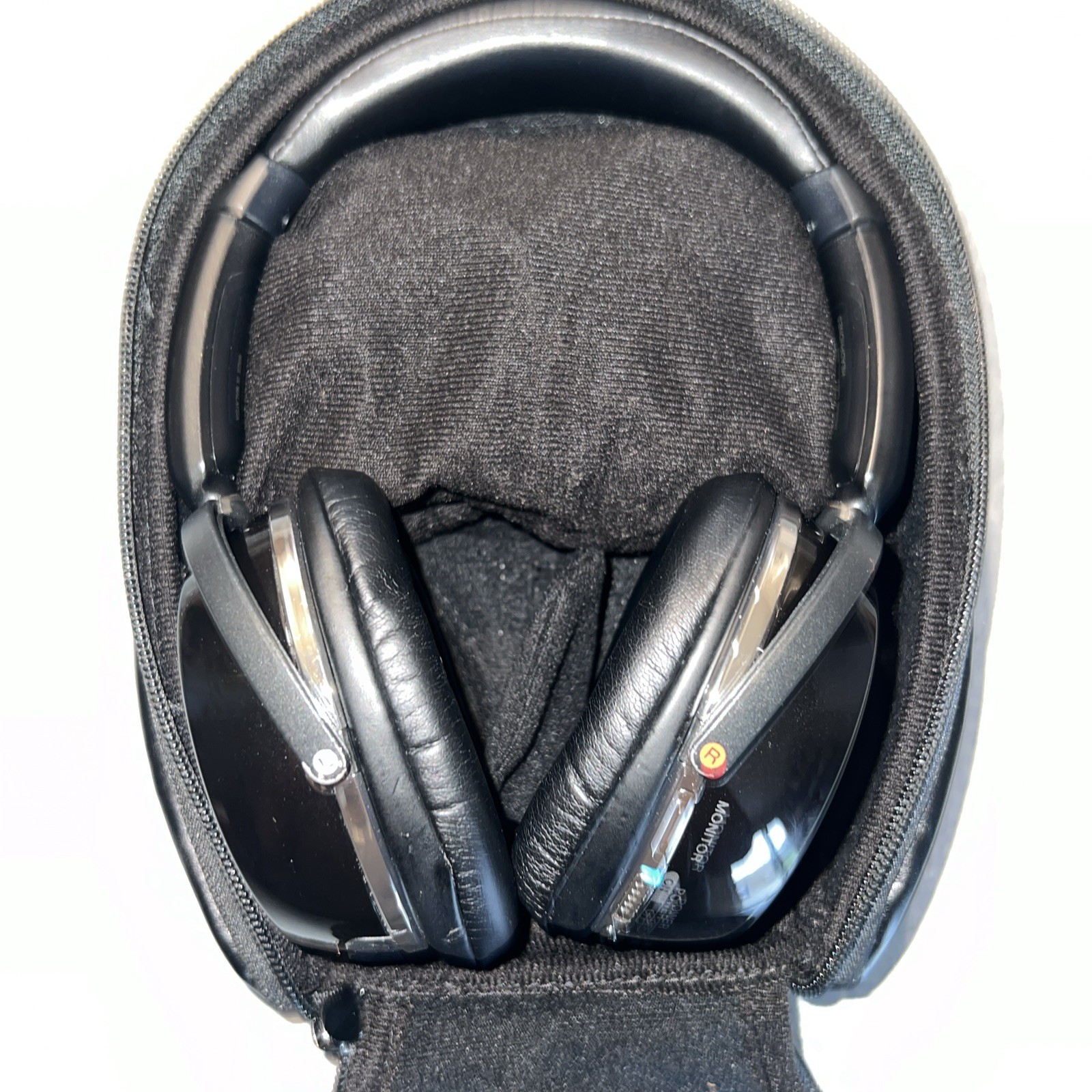 Sony MDR-NC500D Digital Noise Canceling Headphone, Black, with case