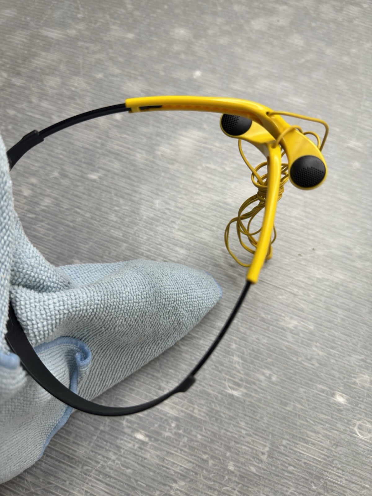SONY MDR-W014 yellow Sports Walkman Stereo Headphones 3.5mm Jack