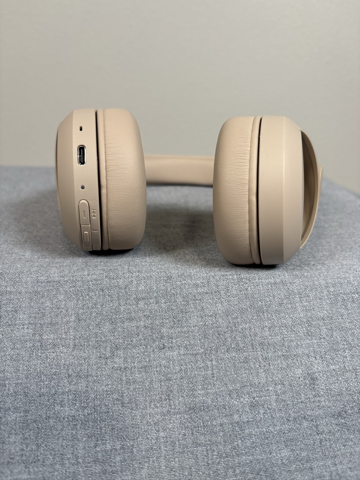 Sony WH-CH520 Wireless Bluetooth On-Ear Headphones Beige WHCH520 Mic