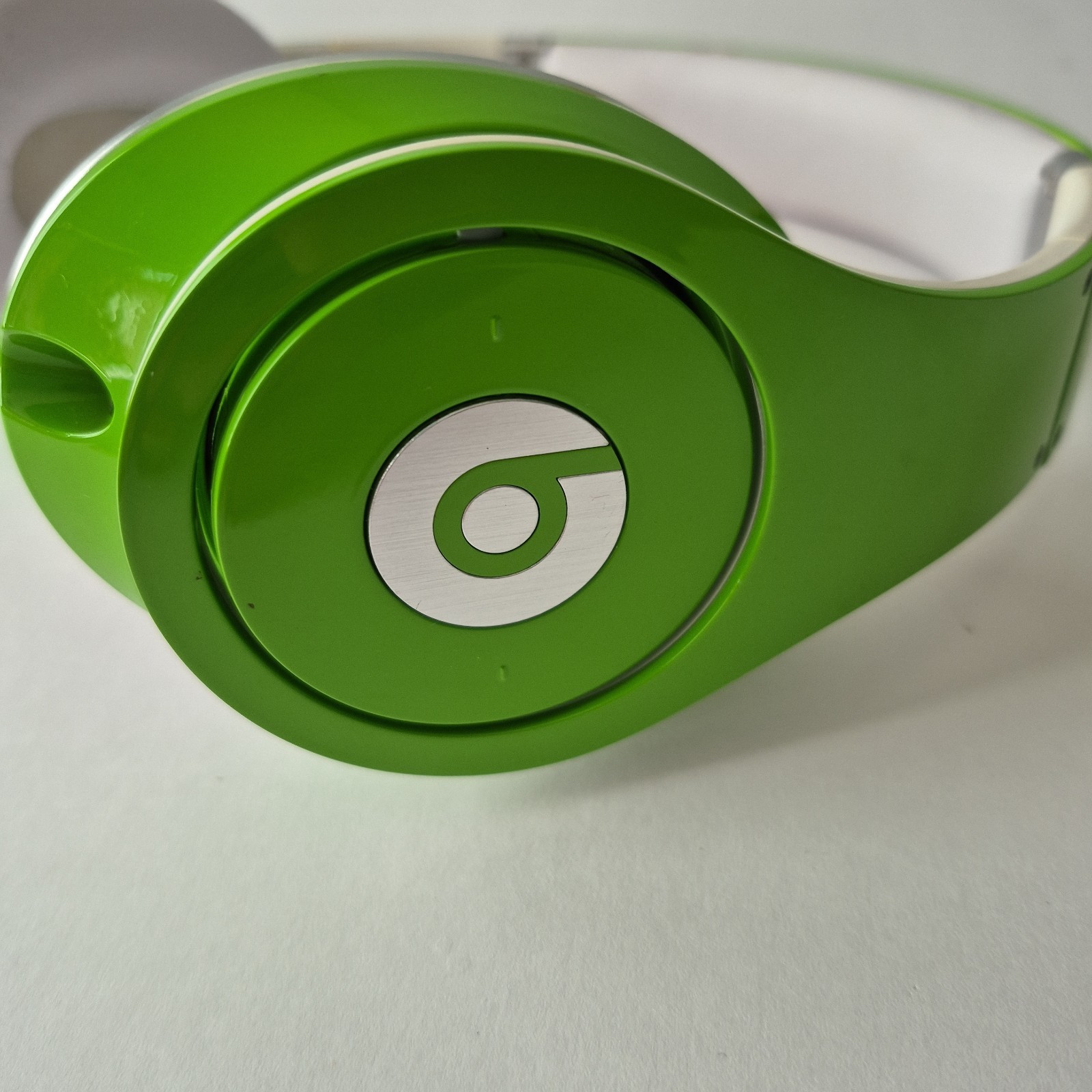 Dr. Dre Beats Studio Green Wired Headphones with Cords Zipper Case Tested Works
