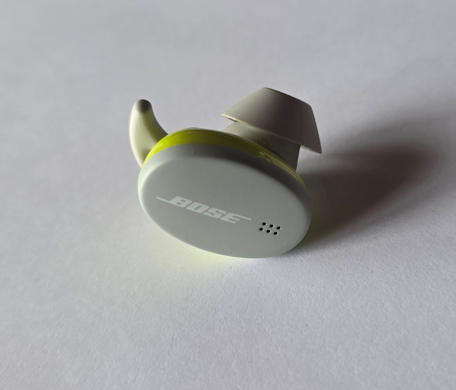 Unused Glacier White Bose Sport True Wireless RIGHT EARBUD ONLY In Bulk Pkg