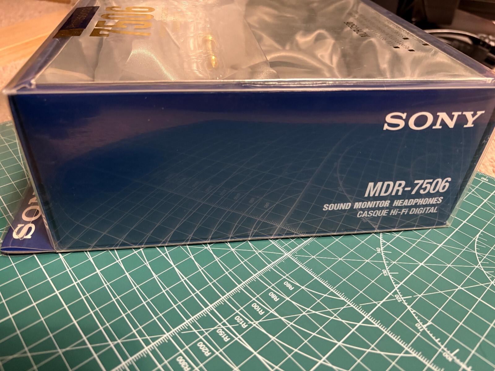 Sony Professional MDR-7506 Studio Pro Monitor Wired Over Ear Headphones black