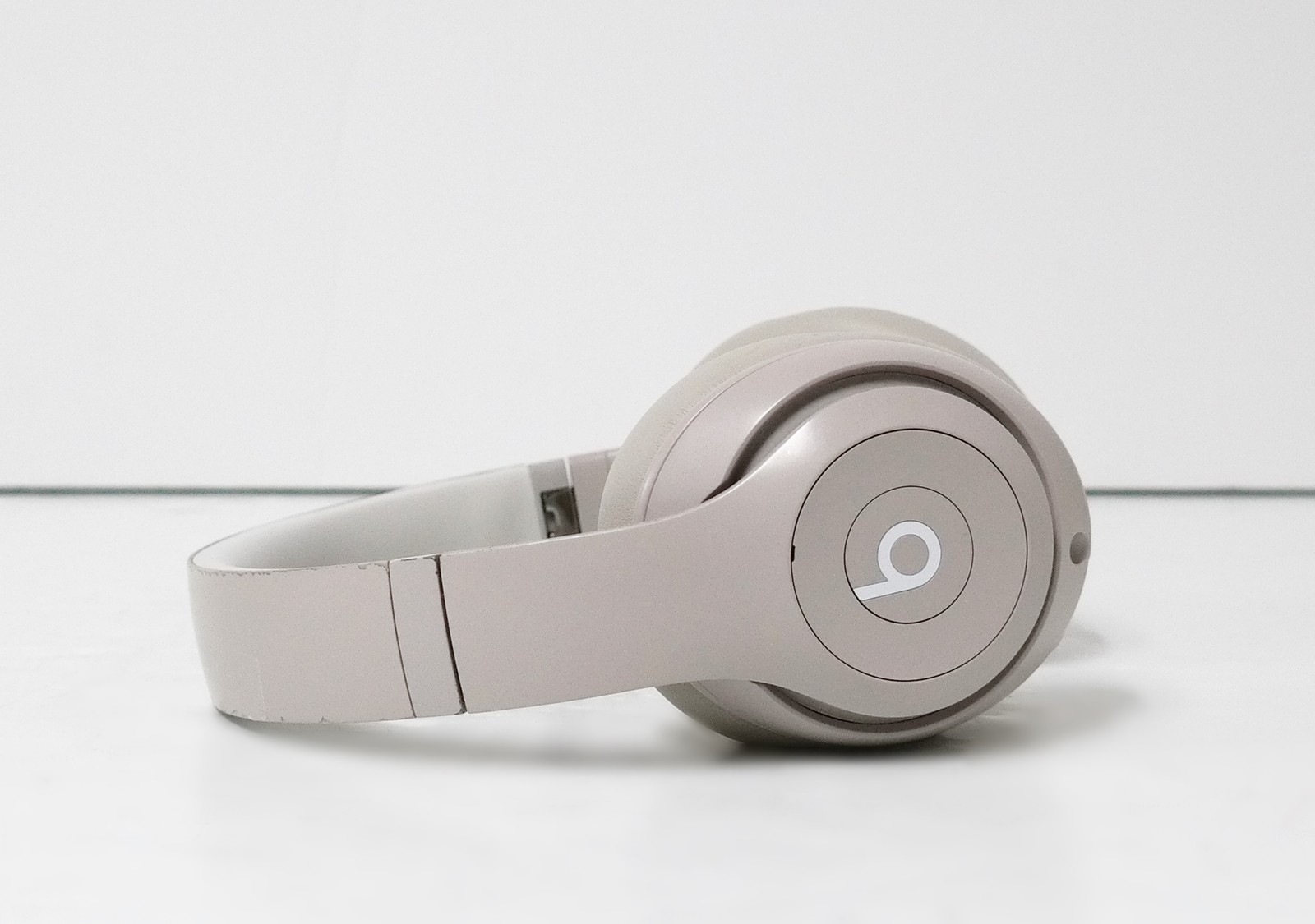 Beats by Dr. Dre Studio Pro Over-the-Ear Wireless Headphones MQTR3LLA Sandstone