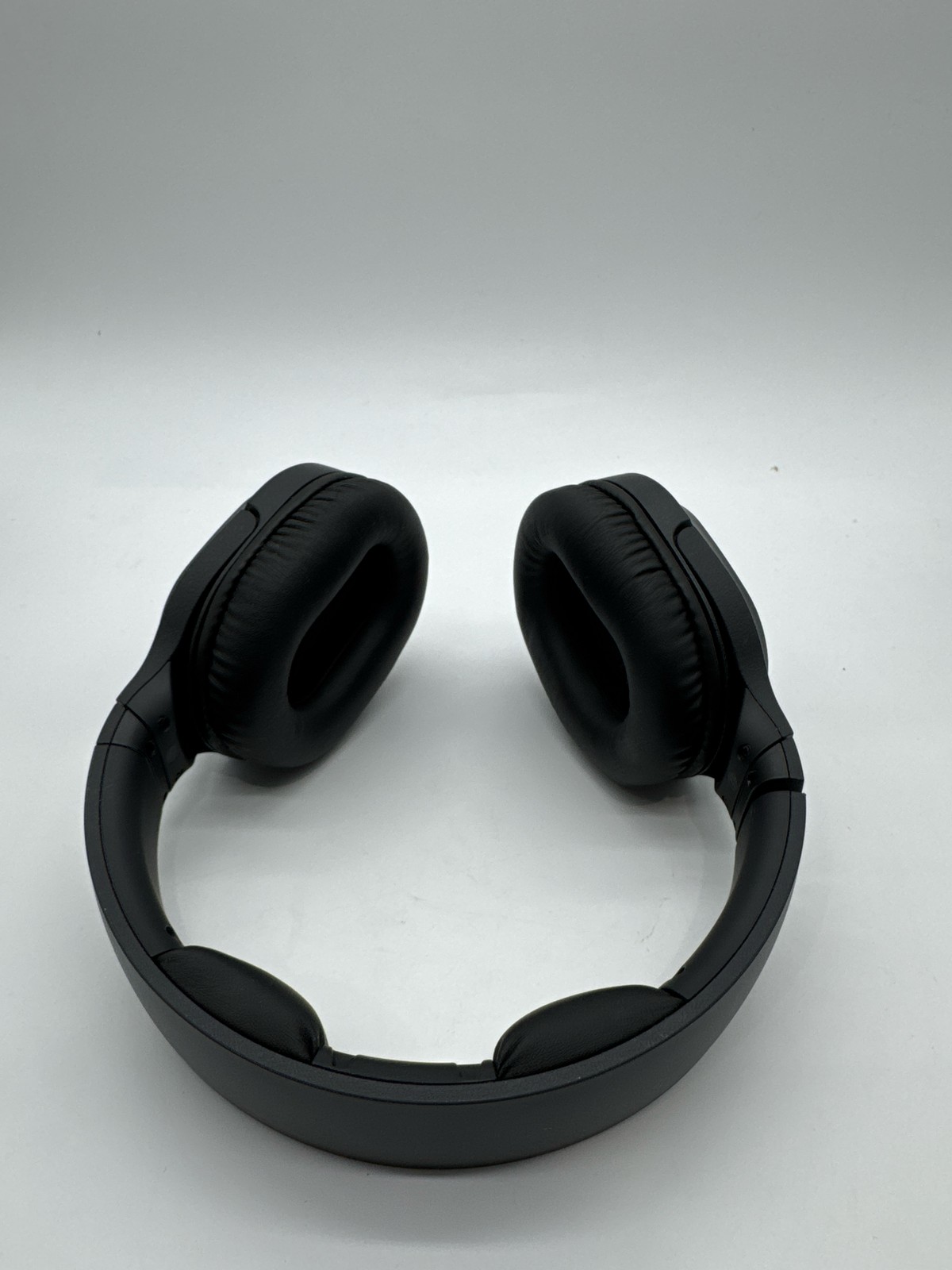 Sony WH-RF400 Wireless Over-Ear Home Theater Headphones 3.5 mm Jack – Black