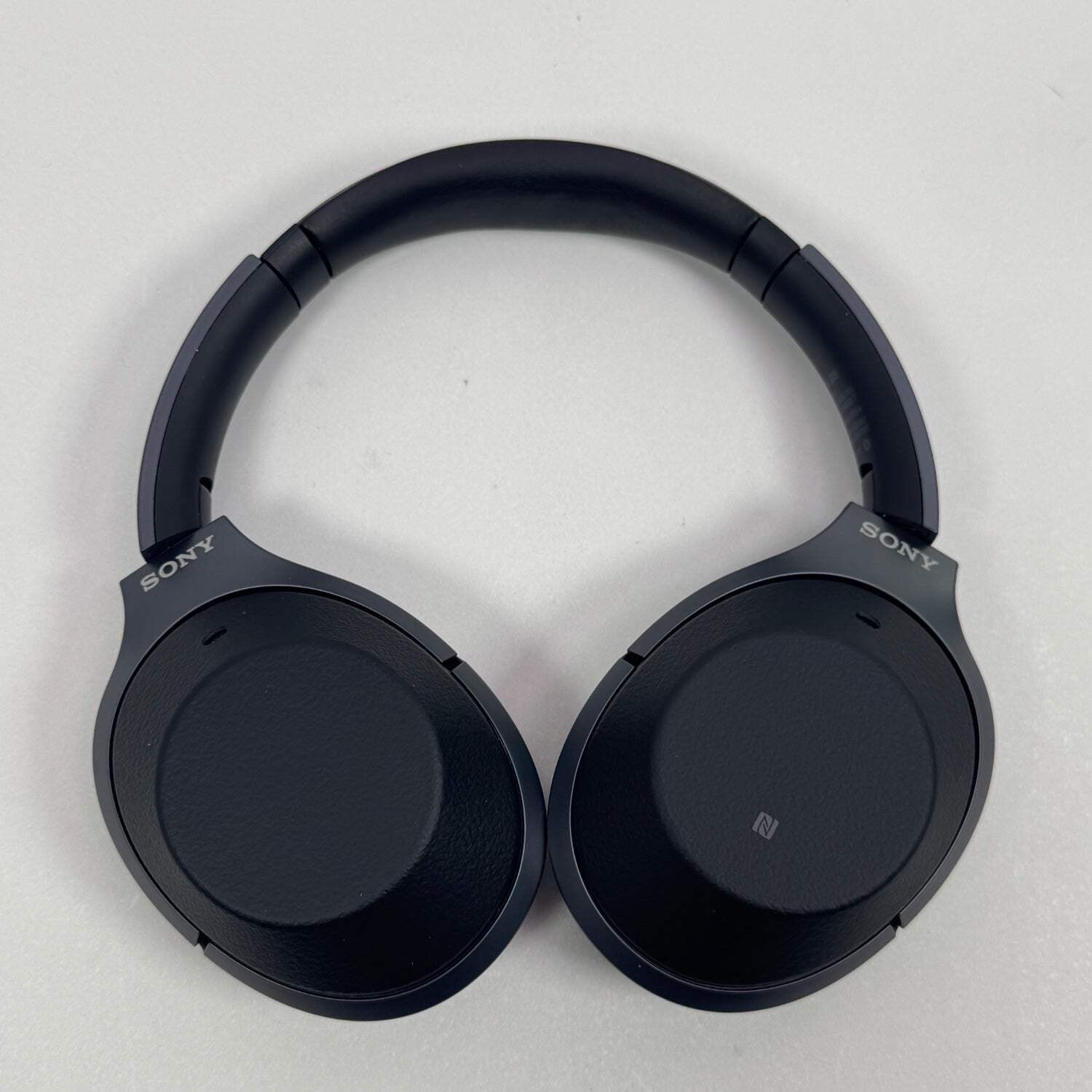 Sony wh1000xm2 Wireless Over-Ear Bluetooth Headphones Black WH1000XM2