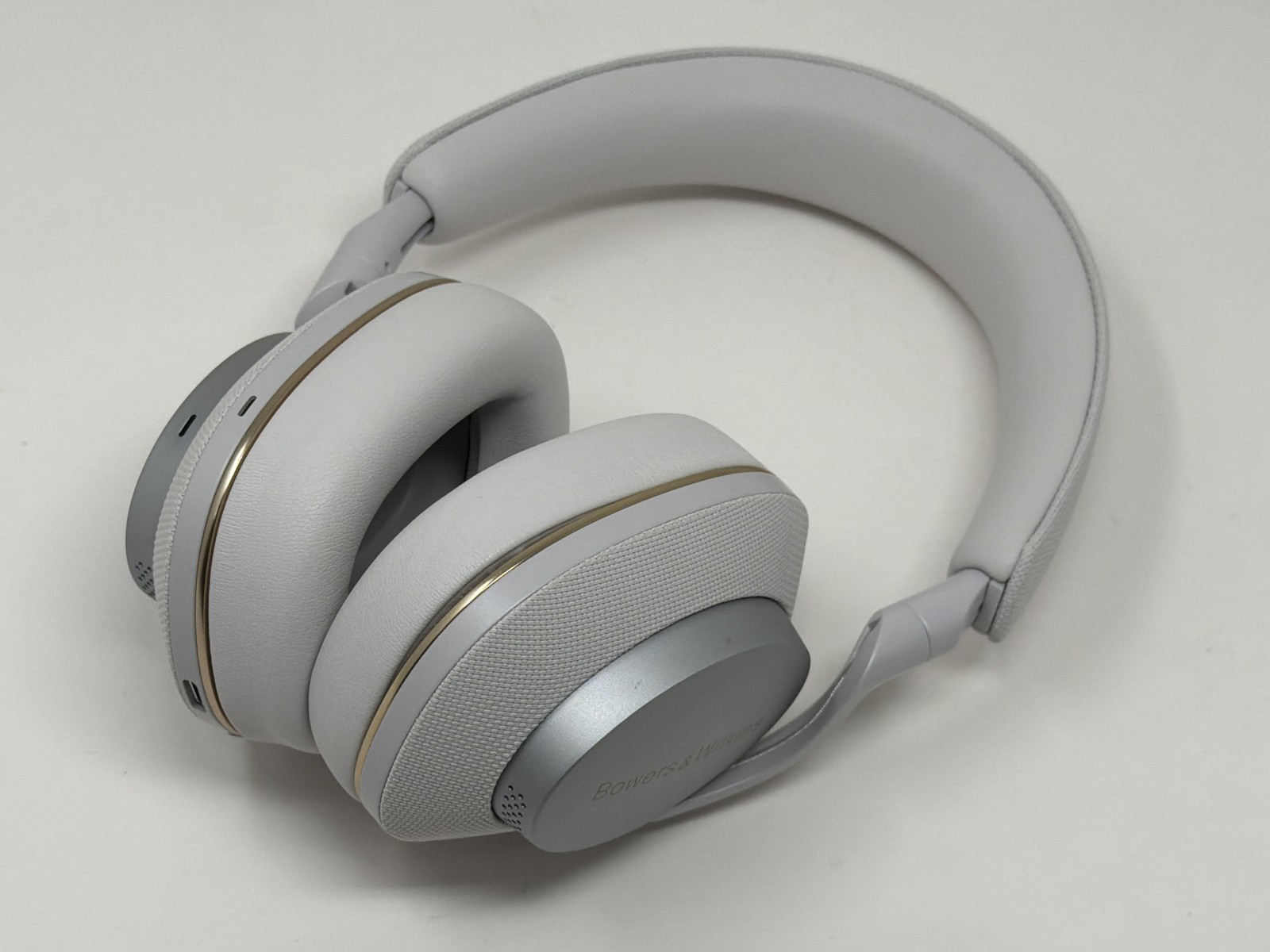 Bowers & Wilkins PX7 S2e Noise Cancelling Headphones Cloud Gray Used